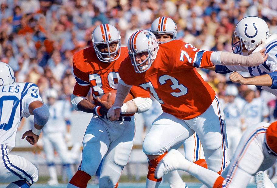 John Hannah blocks for Sam Bam Cunningham