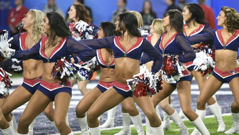 Nfl Cheerleaders Say Sexual Harassment Is Part Of Their Job 12up