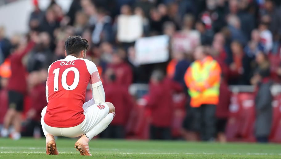Arsenal Club Legend Charlie Nicholas Believes Mesut Ozil Could Be Sold in January