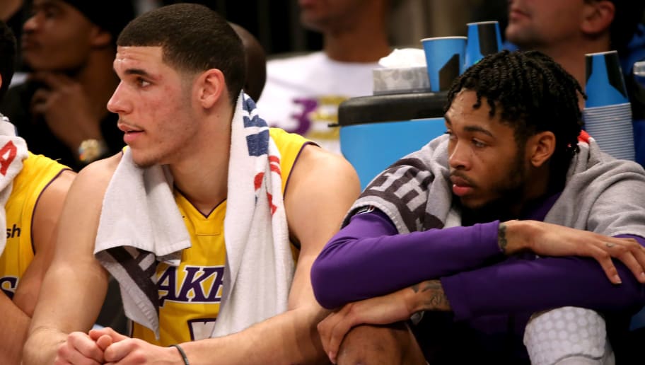 With LeBron, Lakers suddenly a betting favorite