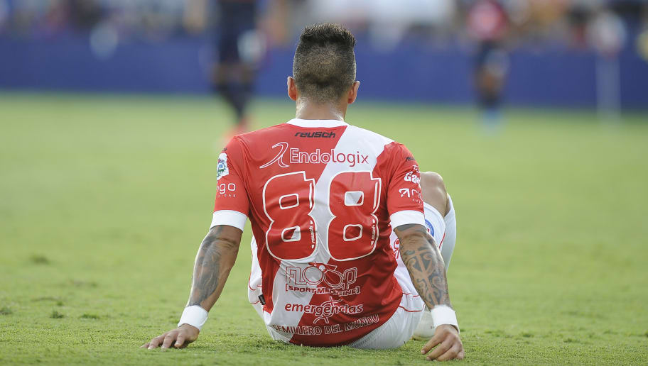 Atacante afirma que sempre escuta os clubes brasileiros 
