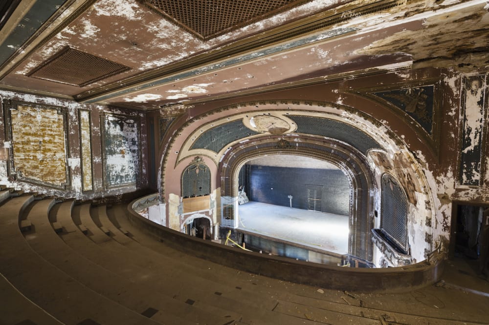 15 Eerily Beautiful Photos of Abandoned Movie Theaters Mental Floss