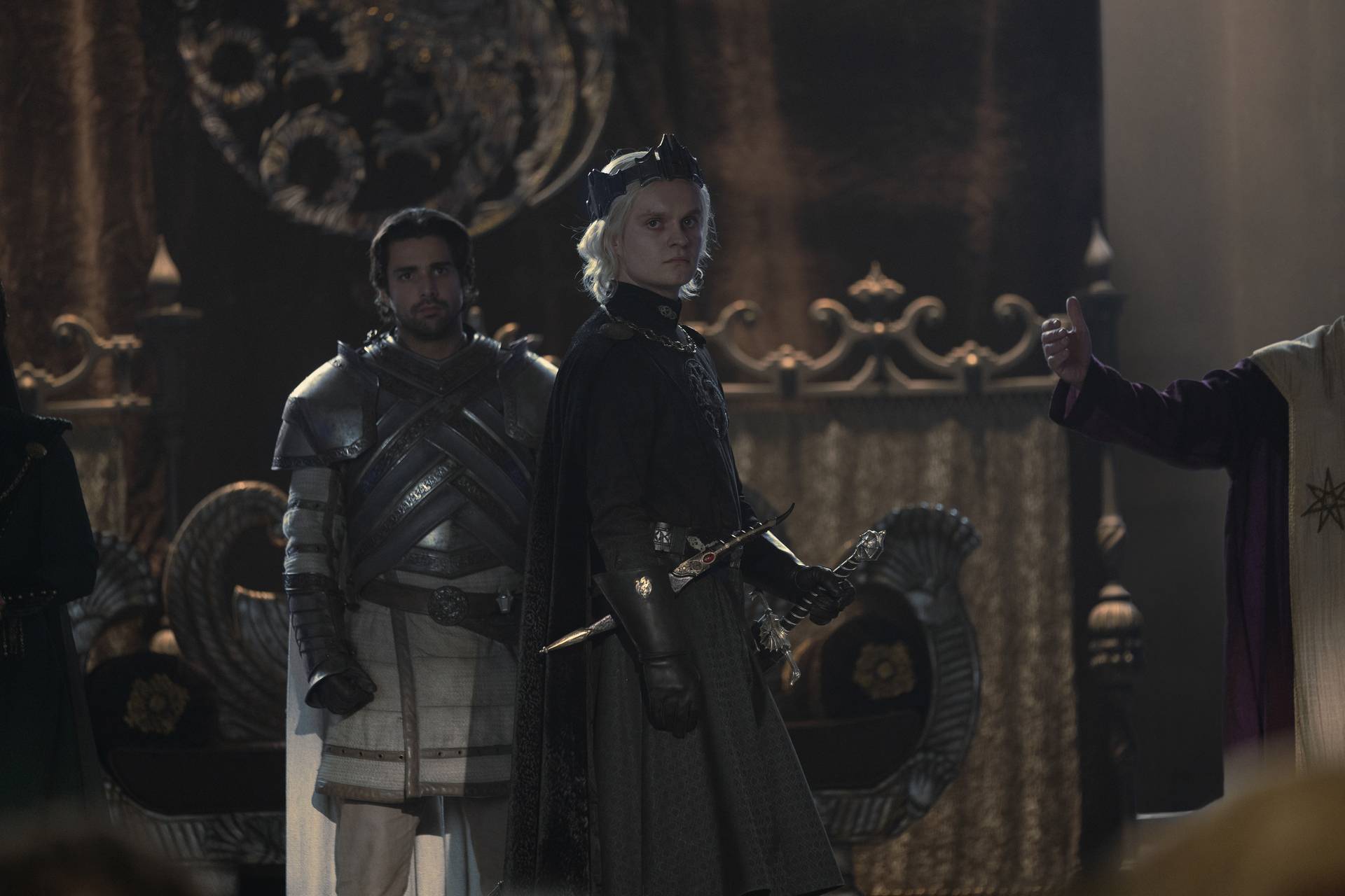 Fabien Frankel (Criston Cole) and Tom Glynn-Carney (Aegon Targaryen) in House of the Dragon season 1 episode 9.