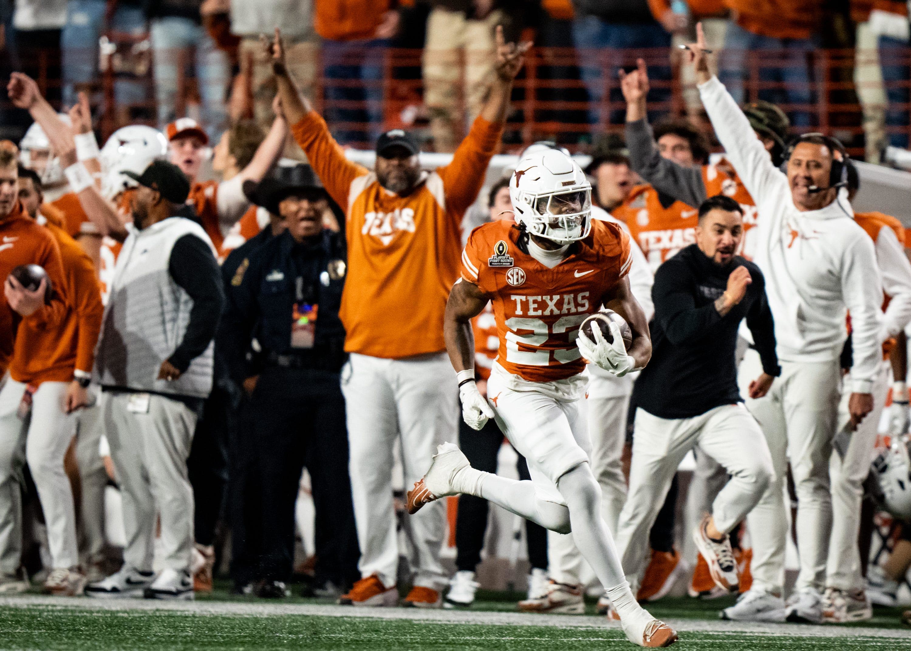Texas Longhorns running back Jaydon Blue scores a touchdown against the Clemson Tigers in the College Football Playoffs 