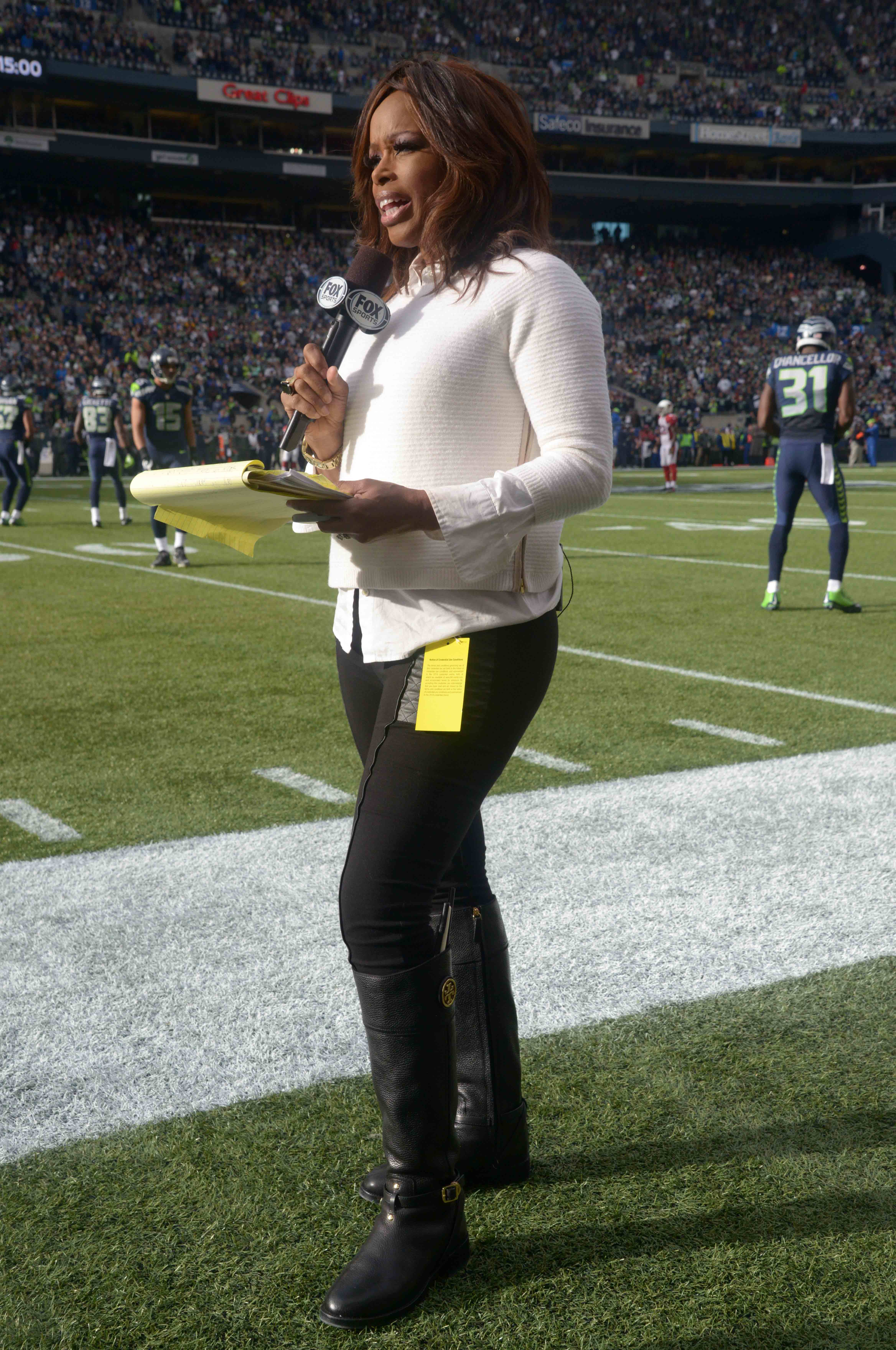 Fox Sports sideline reporter Pam Oliver during the NFL game between the Arizona Cardinals and the Seattle Seahawks