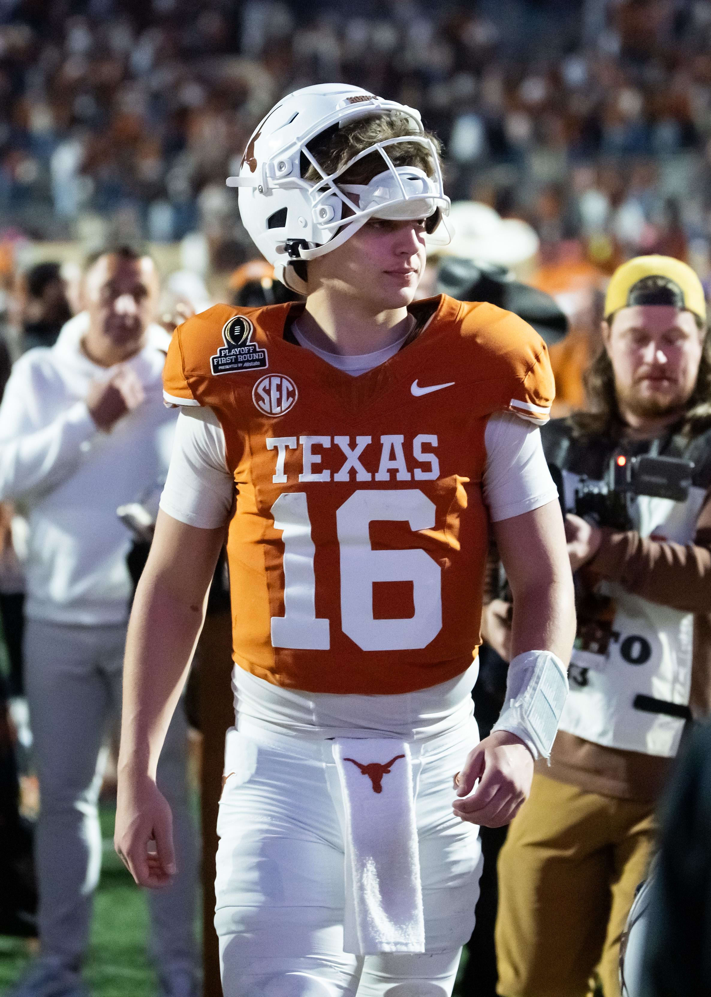 Texas Longhorns quarterback Arch Manning against the Clemson Tigers during the CFP National playoffs.