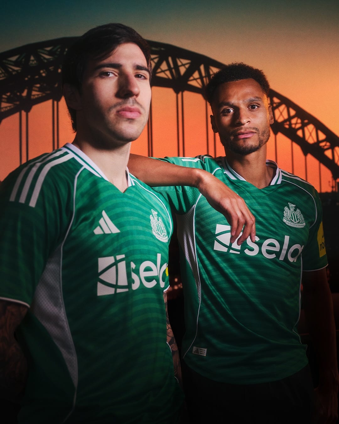 Sandro Tonali and Jacob Murphy in Newcastle's new away kit.