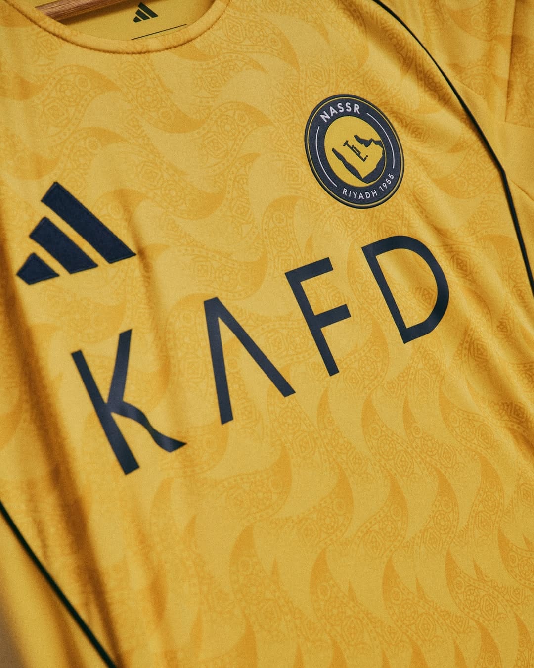Al-Nassr's 2025/26 home shirt.