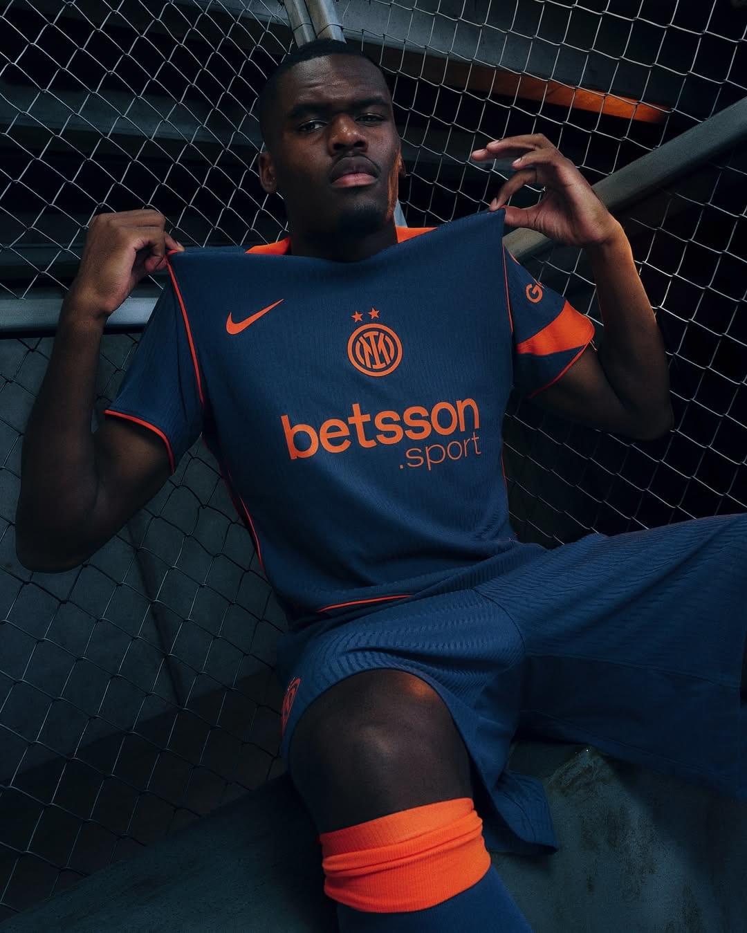Ange-Yoan Bonny in Inter's 2025/26 third kit.