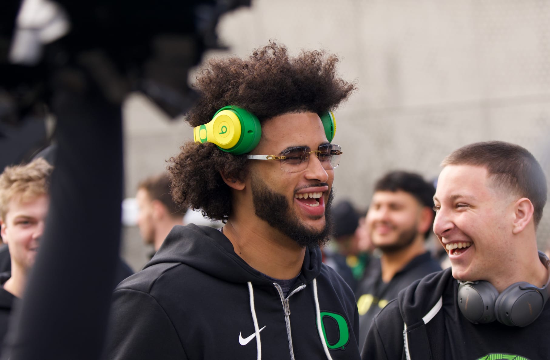 Oregon Ducks USC Trojans game dan lanning uniforms nike phil knight autzen stadium eugene dante moore lincoln riley NIL 