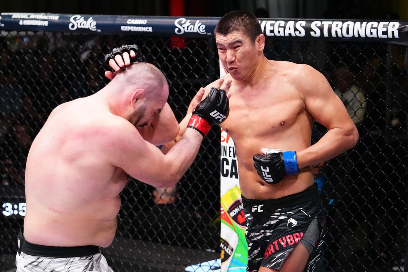 Uran Satybaldiev during his fight with Martin Buday.