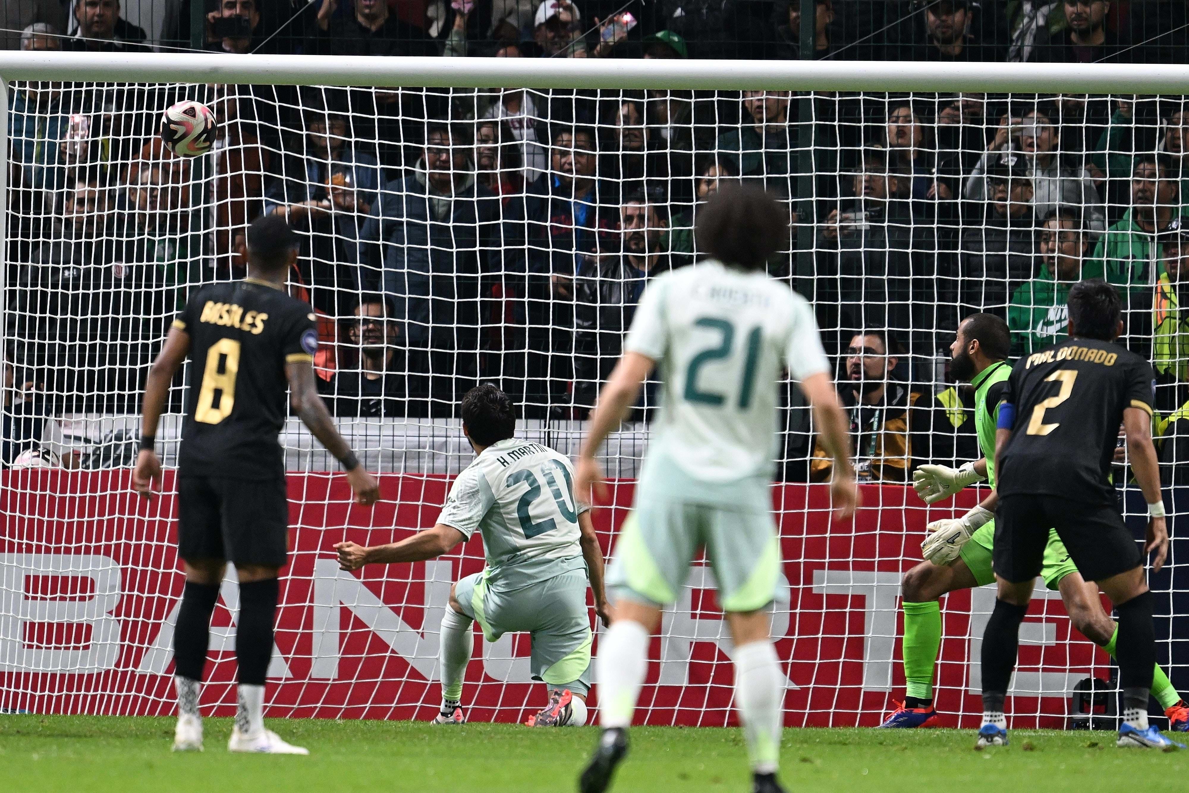 Henry Martin anotó el segundo gol mexicano ante Honduras
