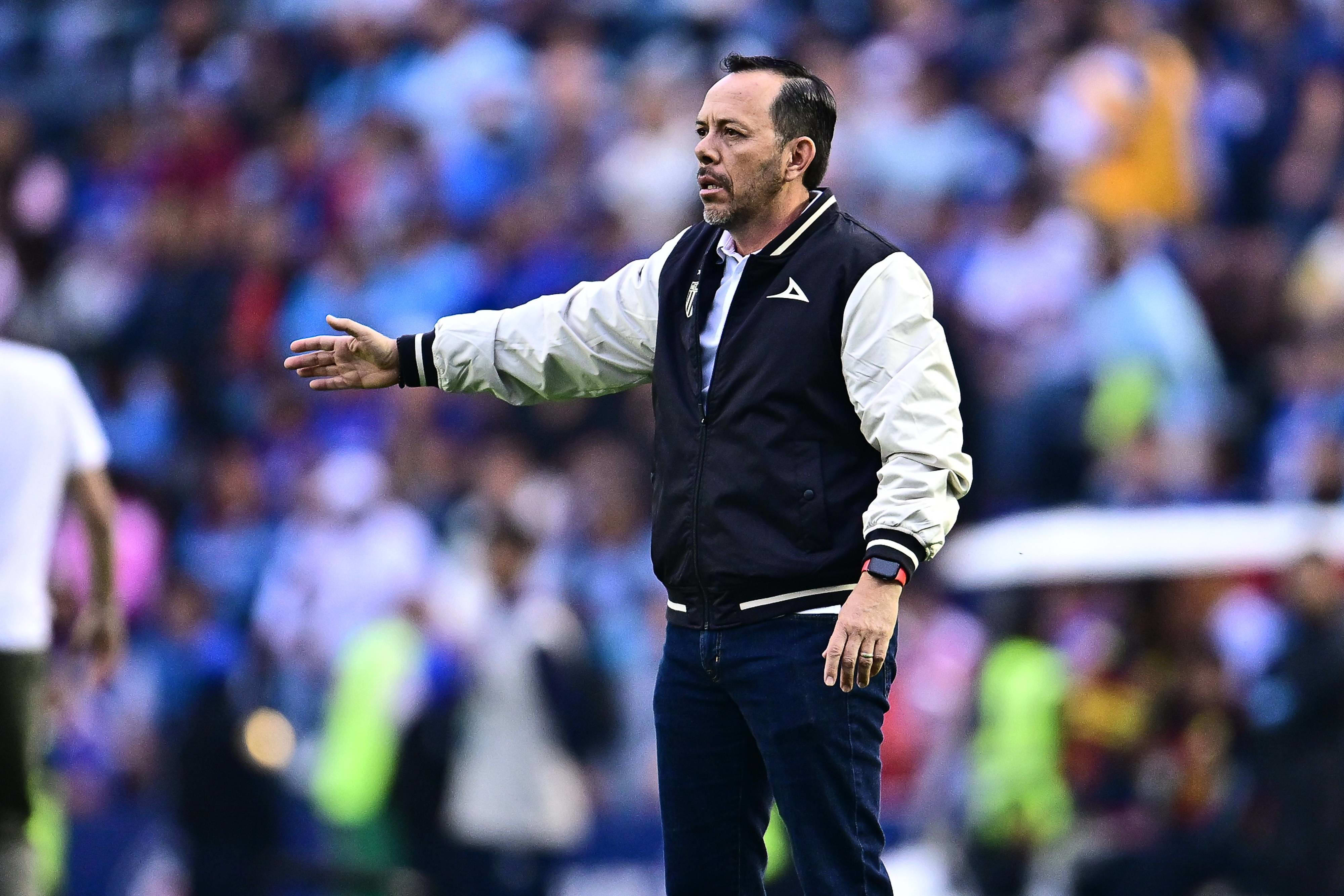 Eduardo Fentanes es una opción para dirigir a Chivas tras su buen trabajo en Necaxa