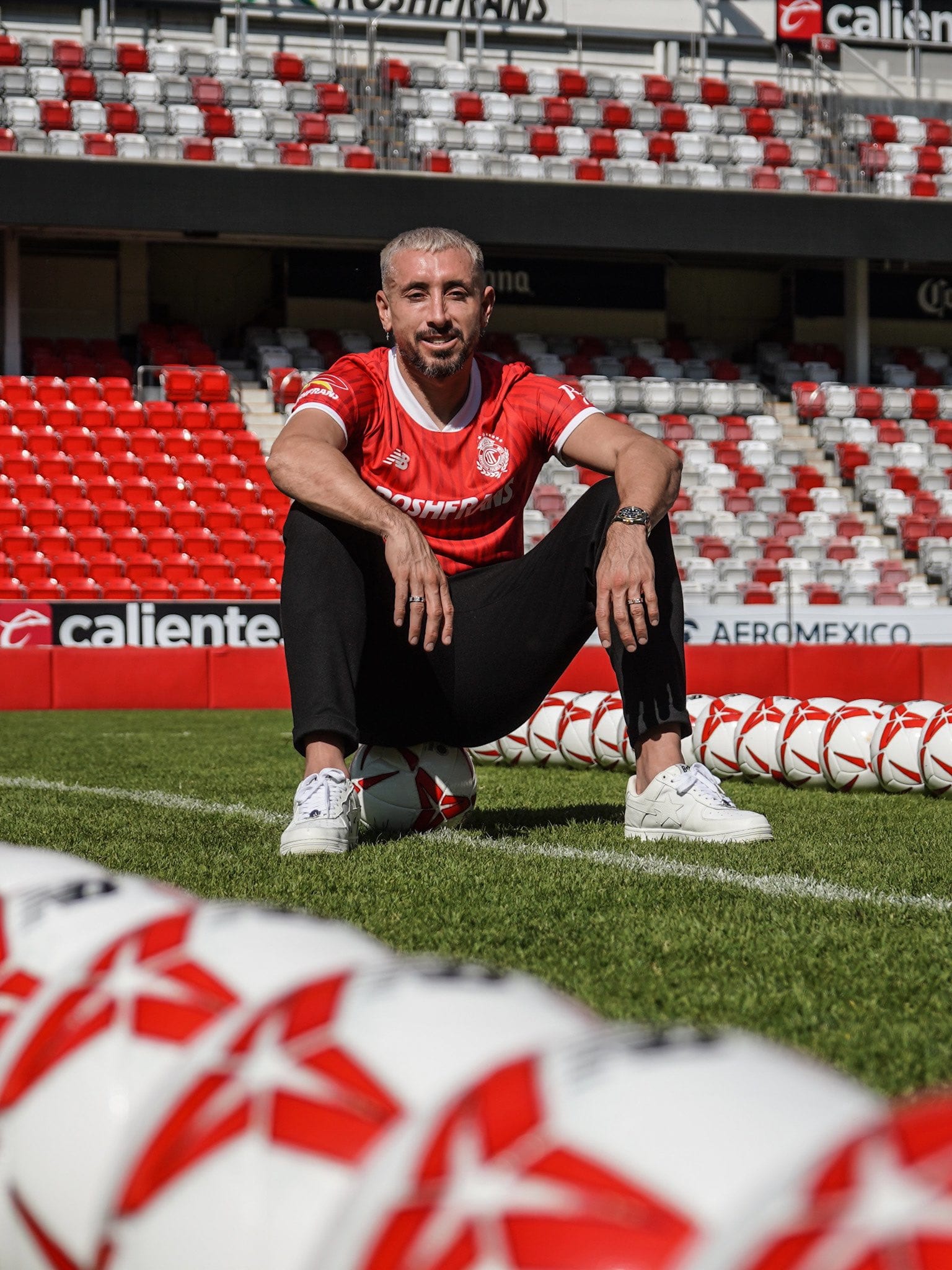 Héctor Herrera fue presentado como refuerzo del Toluca