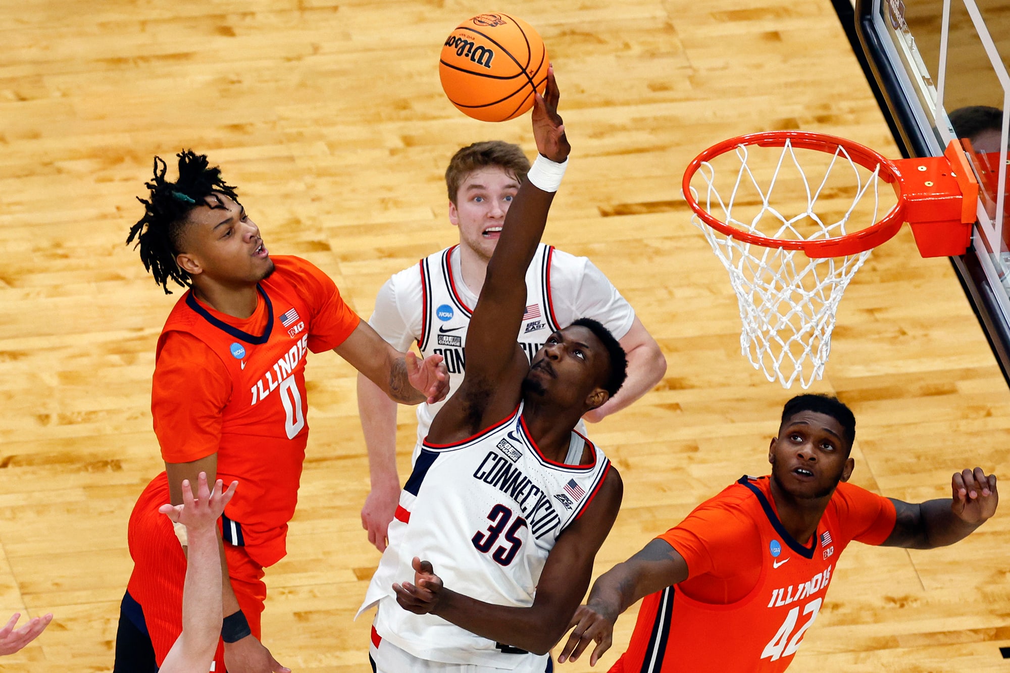 After Illinois tied the game at 23, UConn scored 30 unaswered points.