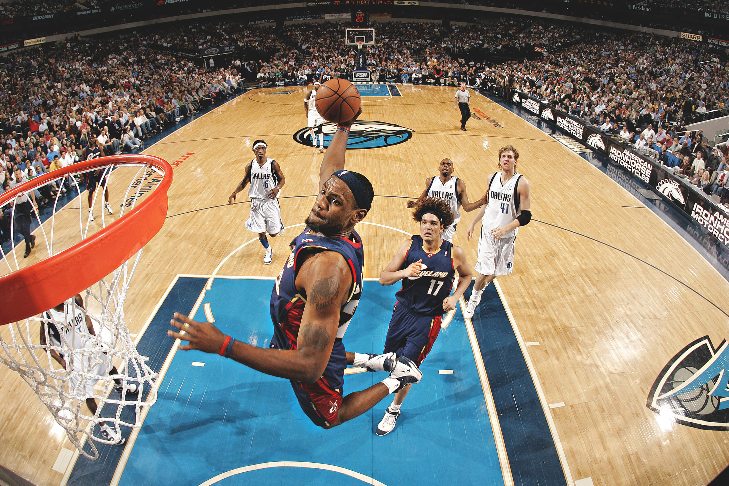 James dunks against the Mavericks in 2006.