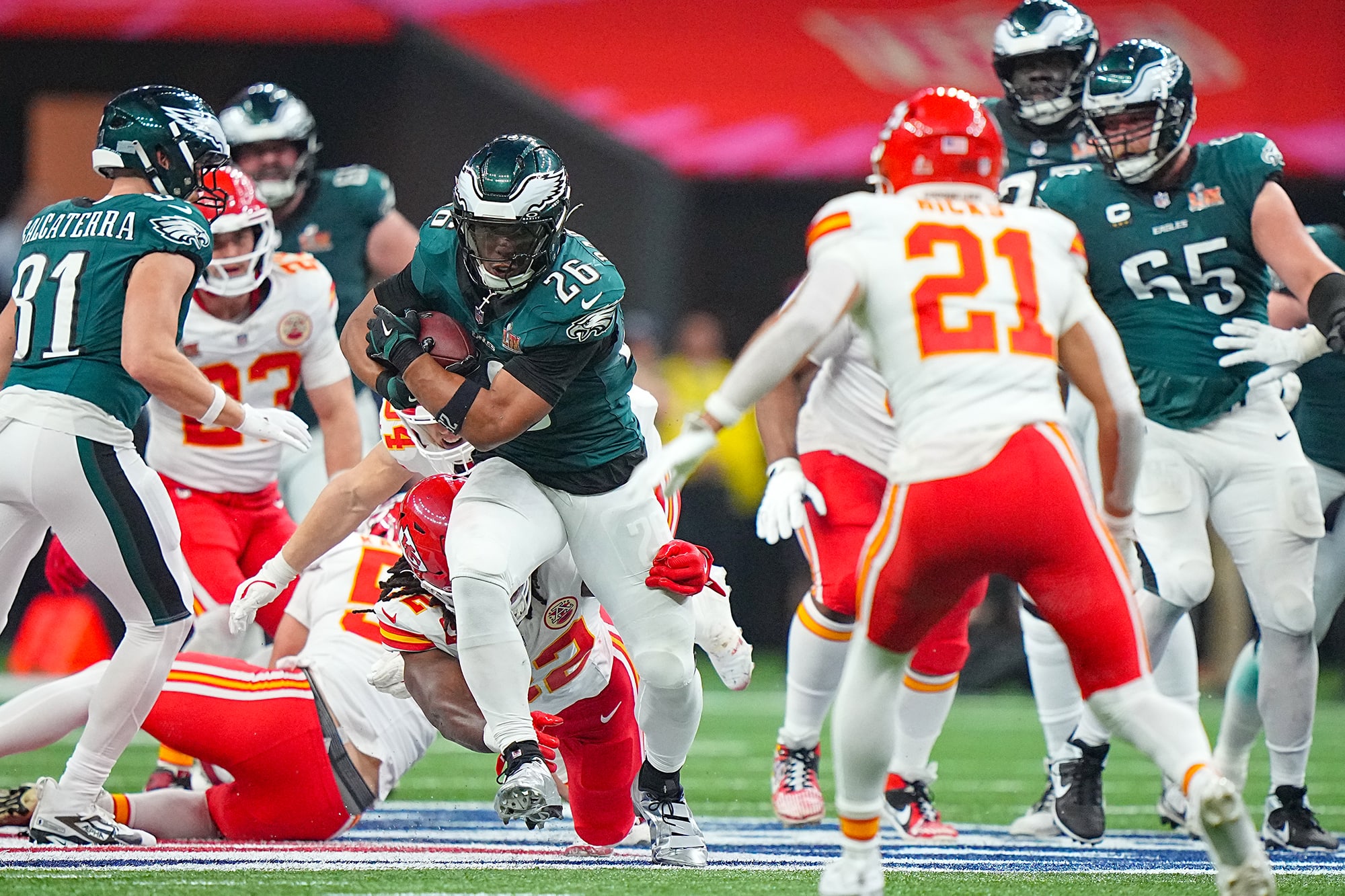 Saquon Barkley rushing against the Chiefs.