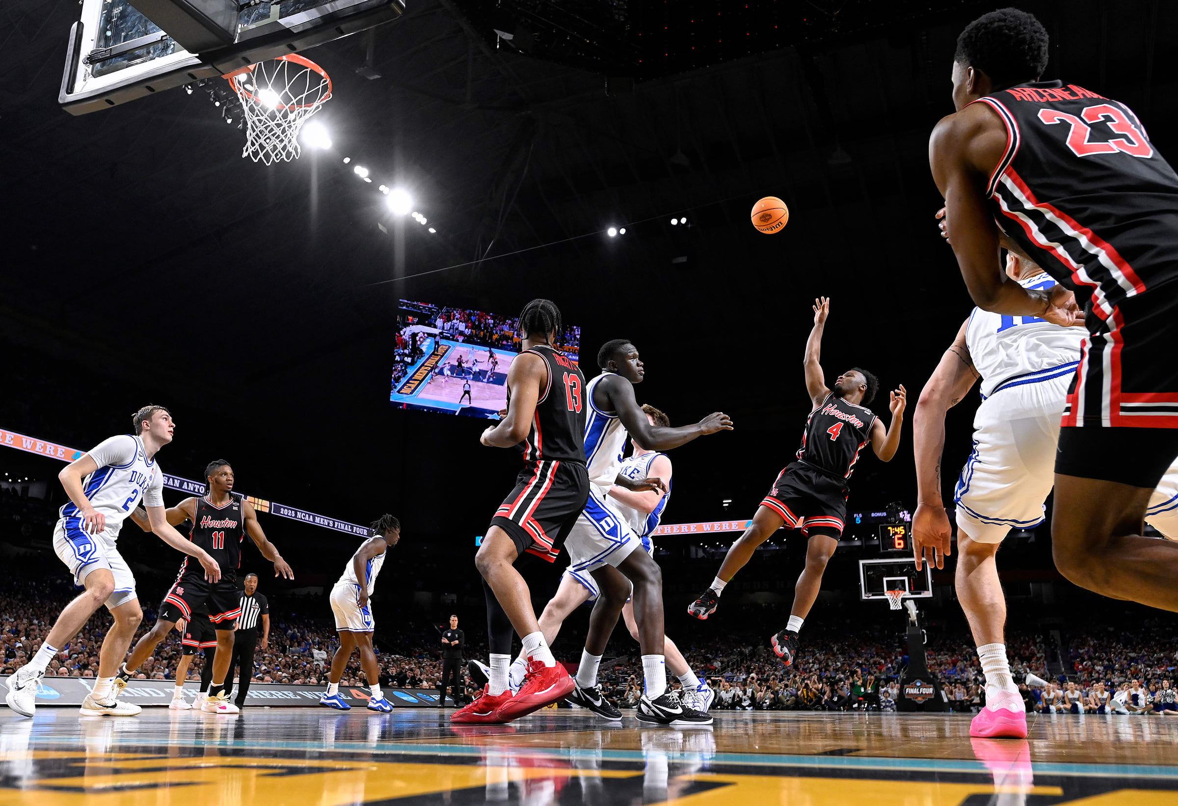 L.J. Cryer shoots against Duke in the Final Four on Saturday in San Antonio.