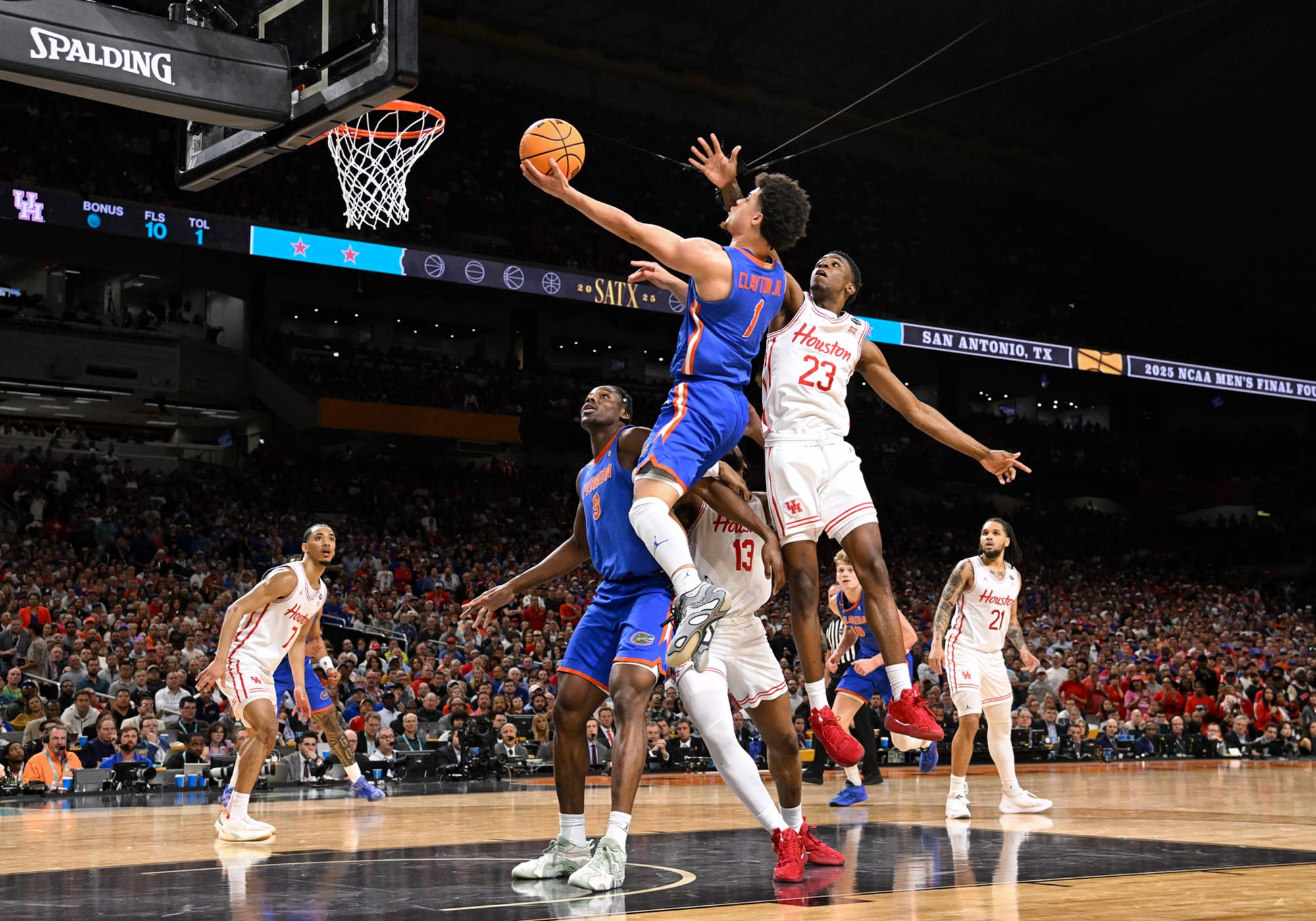 Walter Clayton Jr. goes for a layup against Houston in the national championship game on Monday in San Antonio.