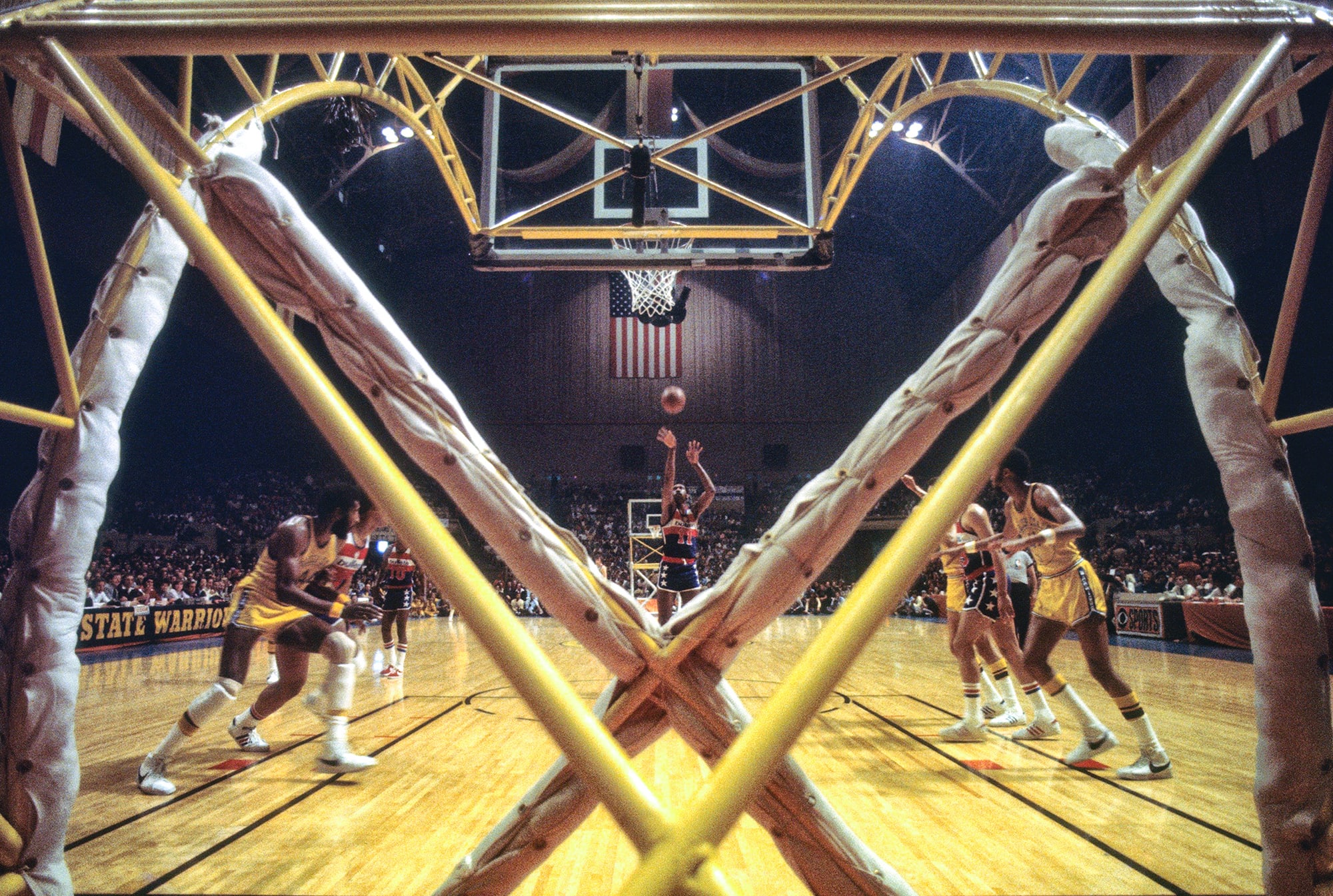Washington Bullets forward Elvin Hayes (11)