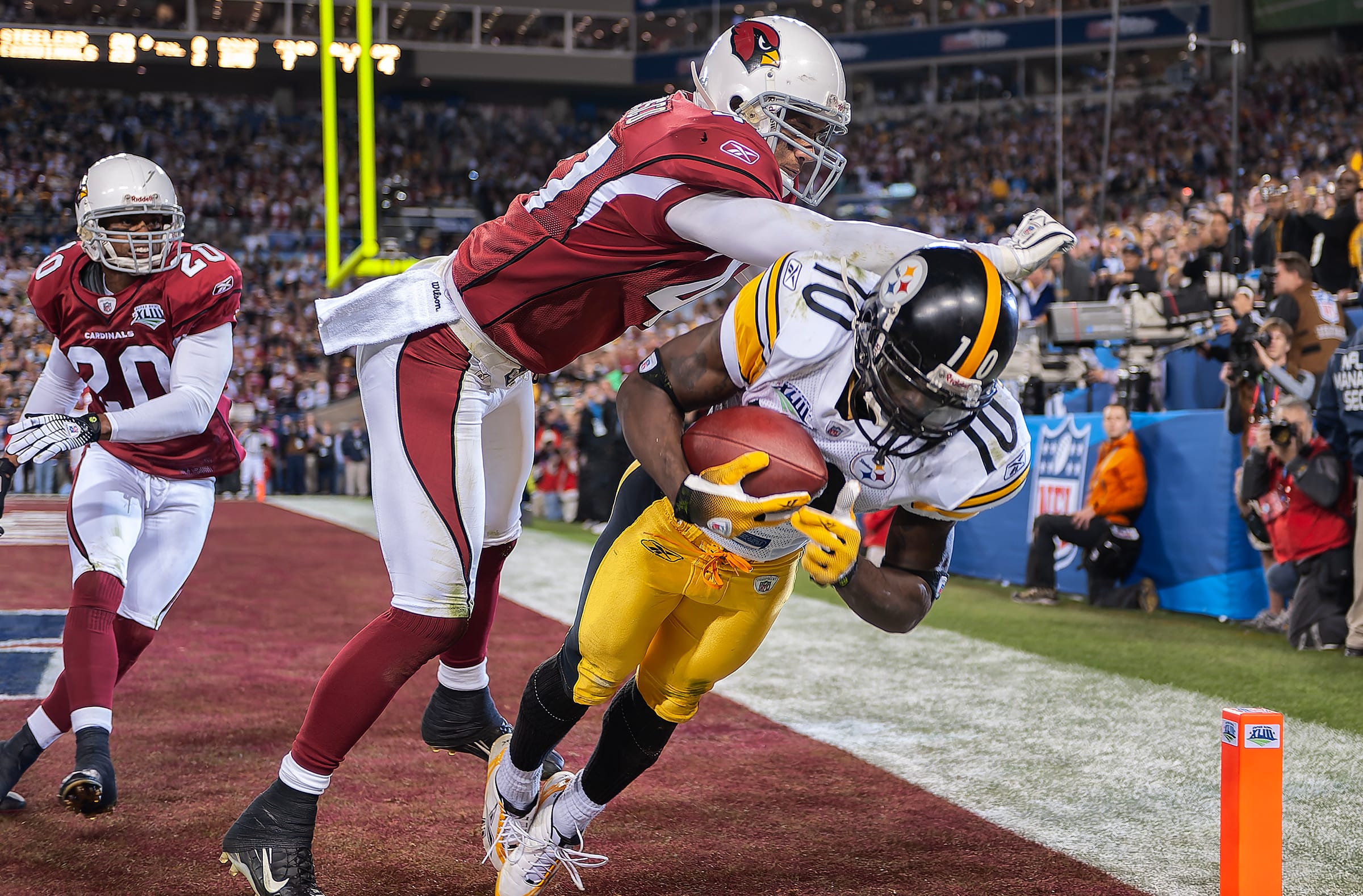 Santonio Holmes makes the game-winning catch in Super Bowl XLIII.
