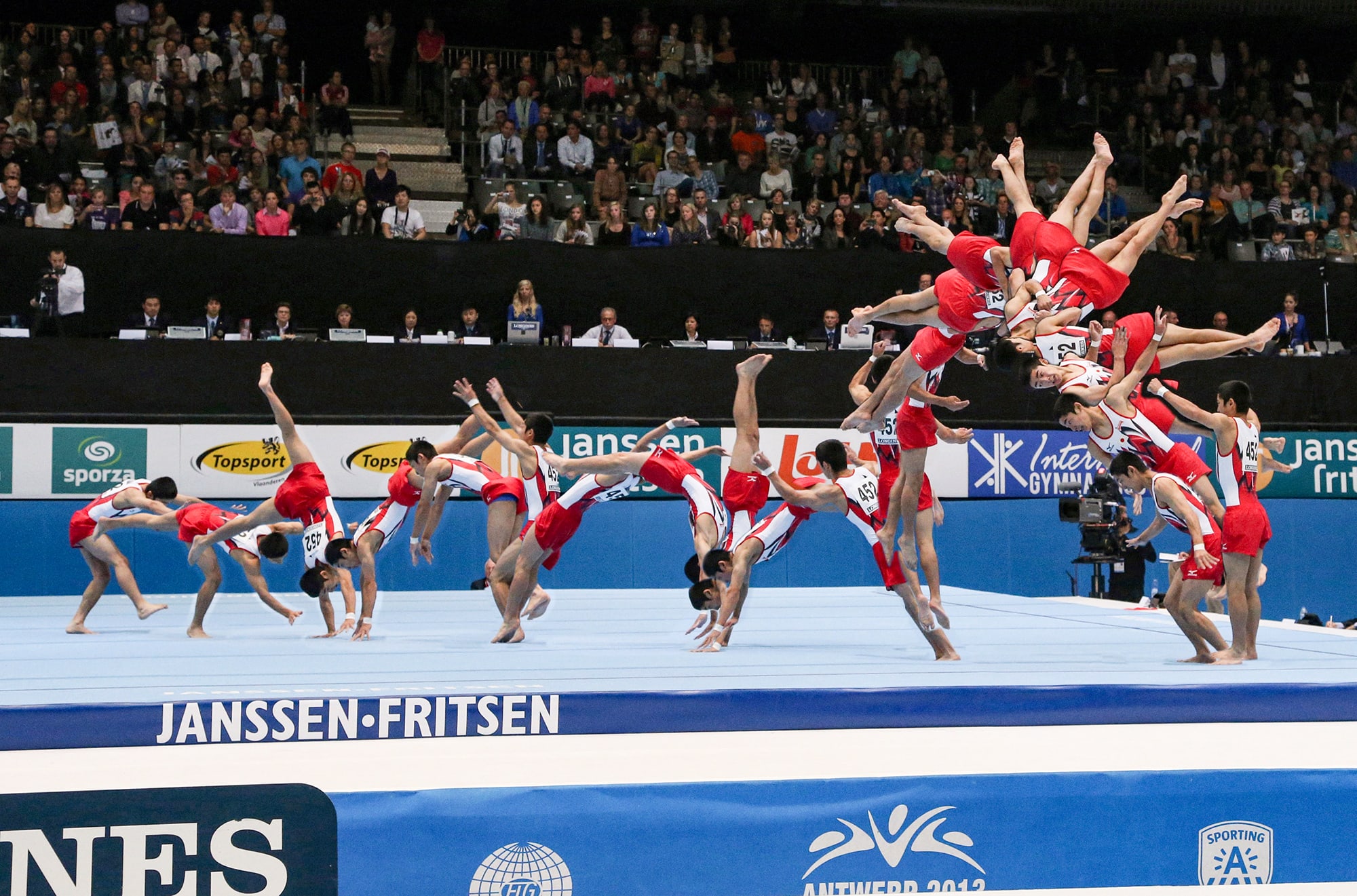 Kenzo Shirai of Japan competes in the floor exercise at gymnastics worlds in 2013