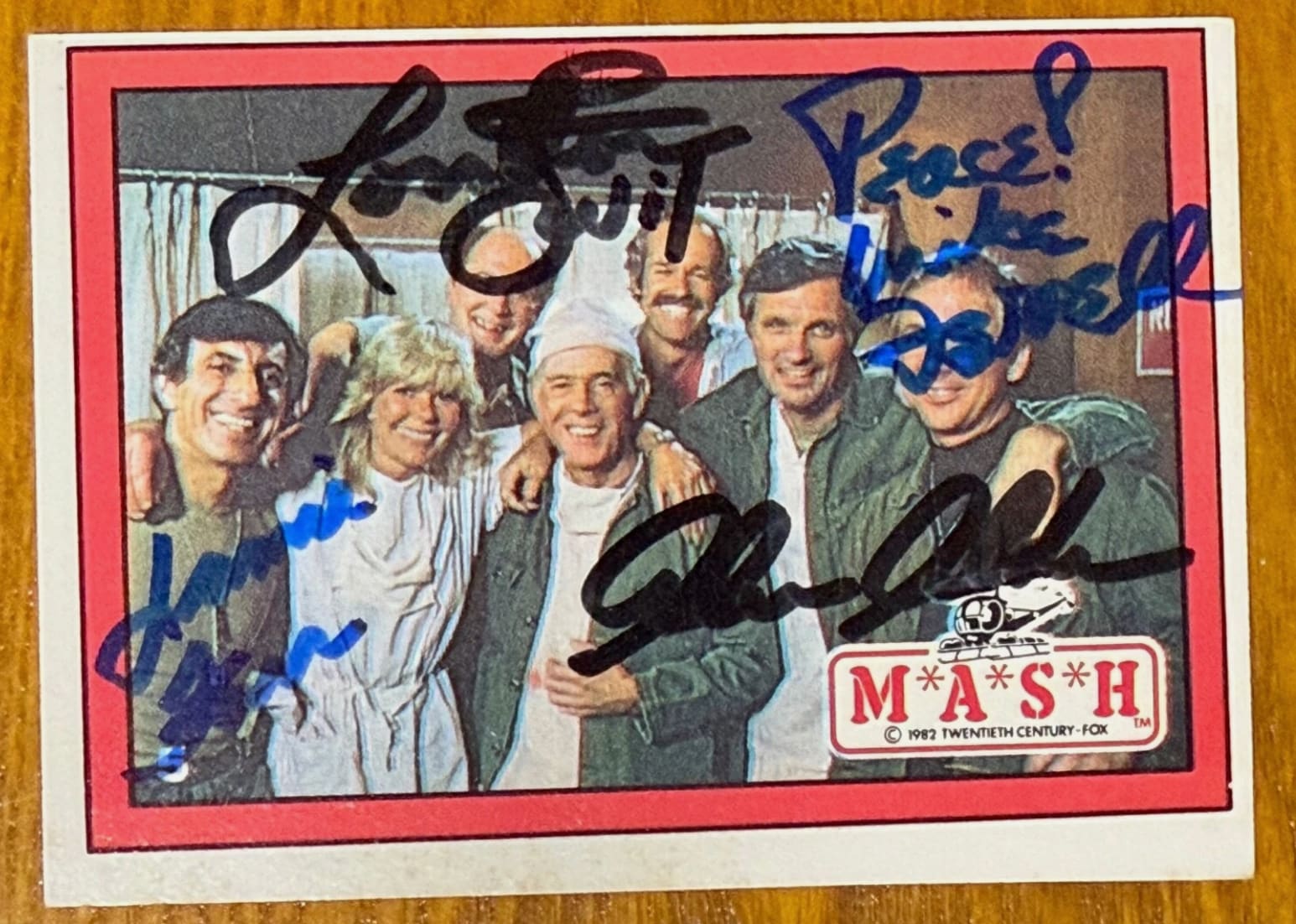 1982 Donruss Alan Alda and MASH cast signed card