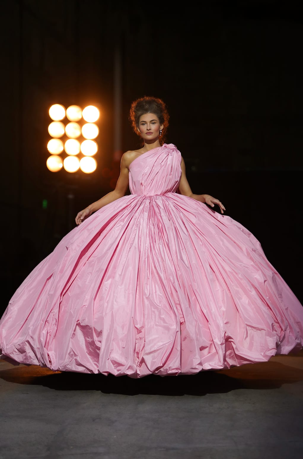 Grace Elizabeth walks the runway during Vogue World: Hollywood 2025 at Paramount Studios on October 26, 2025.
