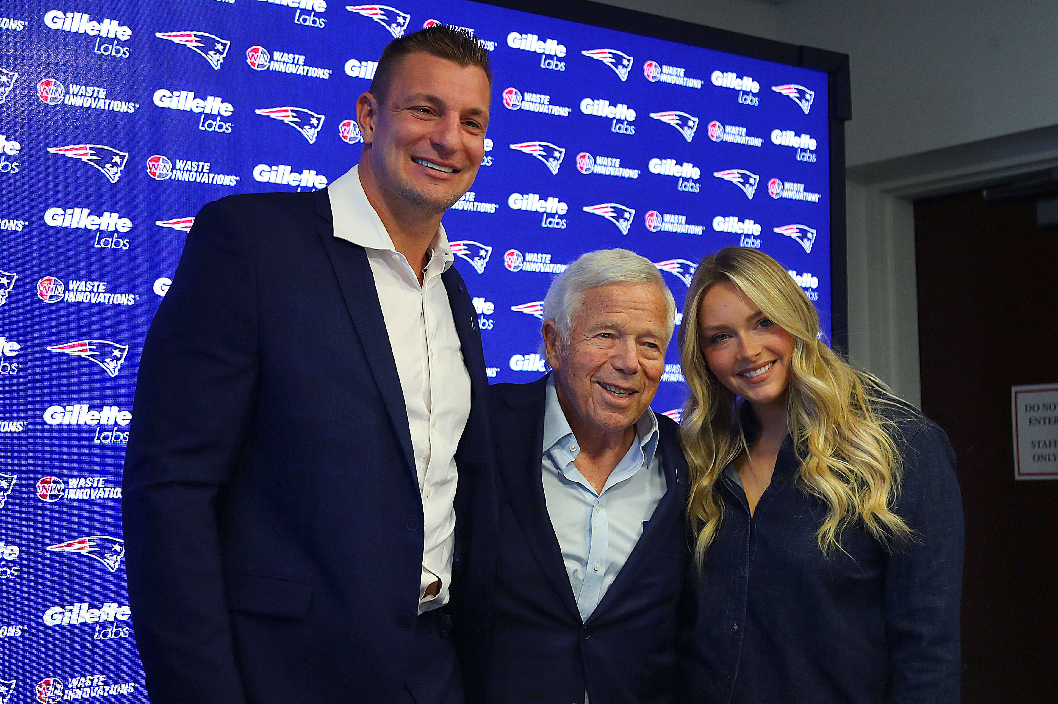  Rob Gronkowski, Robert Kraft and Camille Kostek 