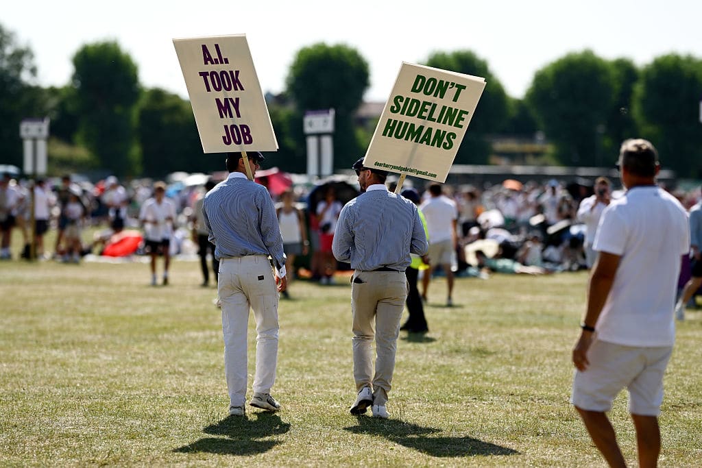 Protestas por la ausencia de jueces de linea en Wimbledon.