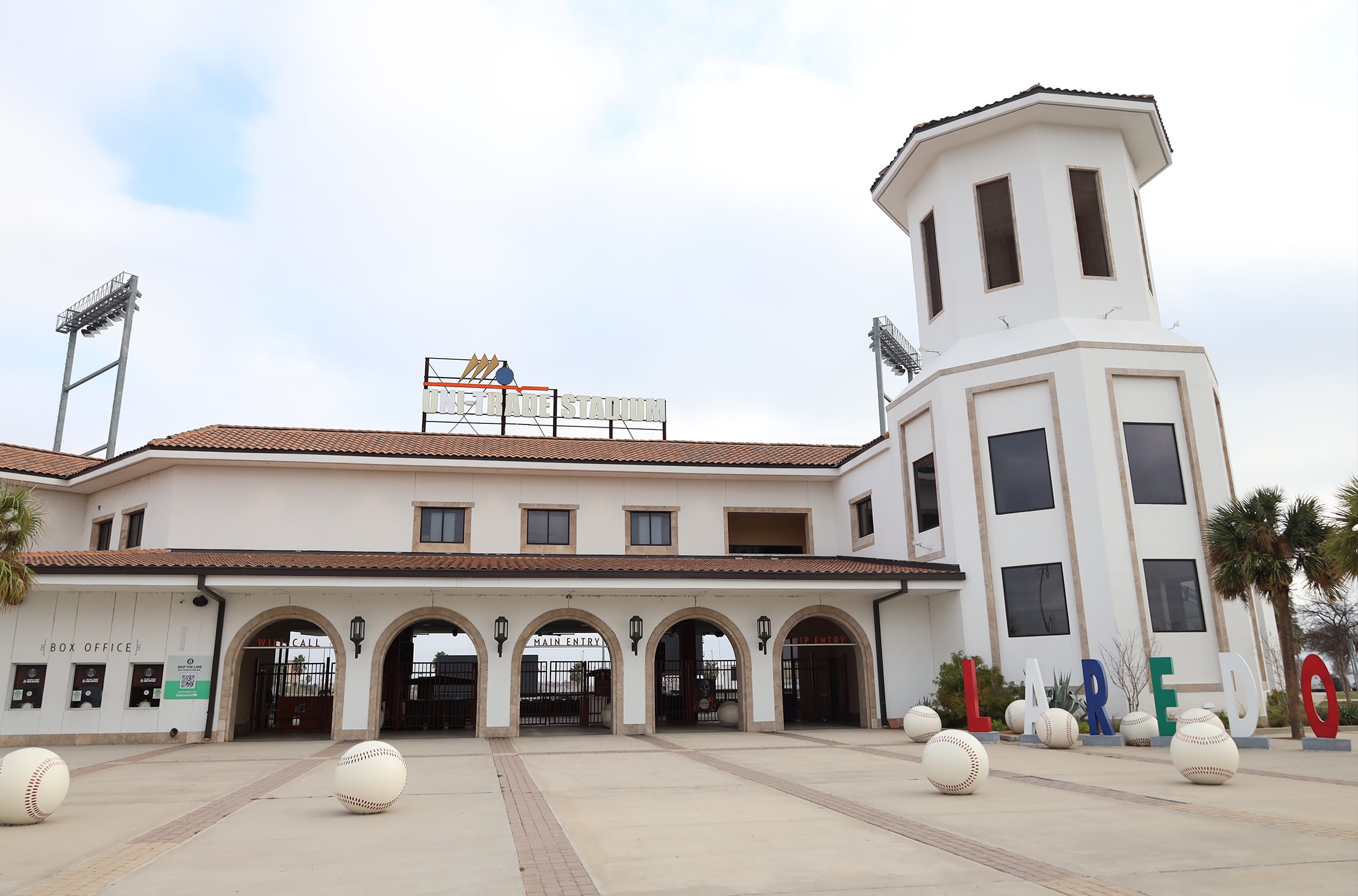 En Estados Unidos, los Tecos juegan en el Uni-Trade Stadium de Laredo, Texas 