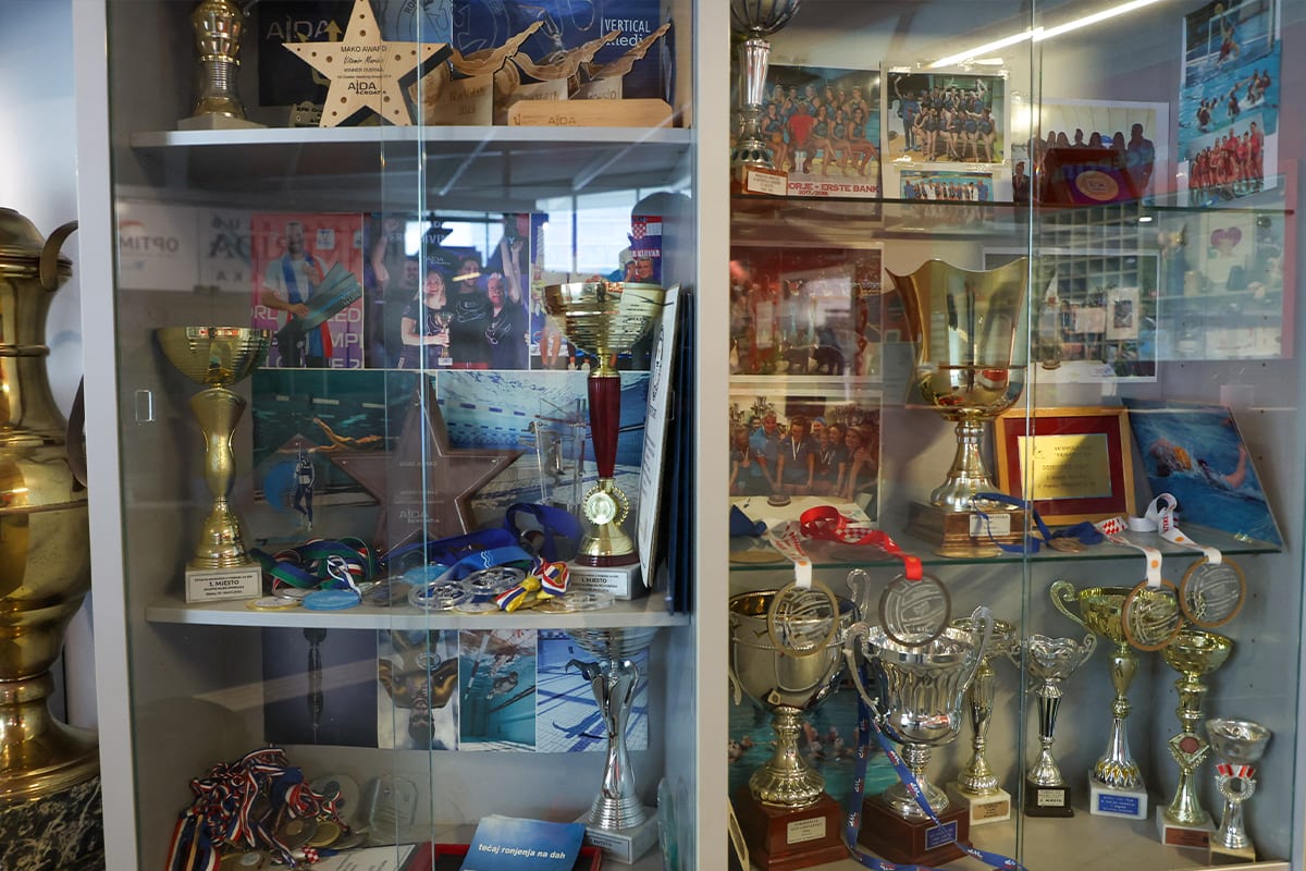 Los premios y certificados obtenidos por el apneísta croata Vitomir Maricic, de 40 años