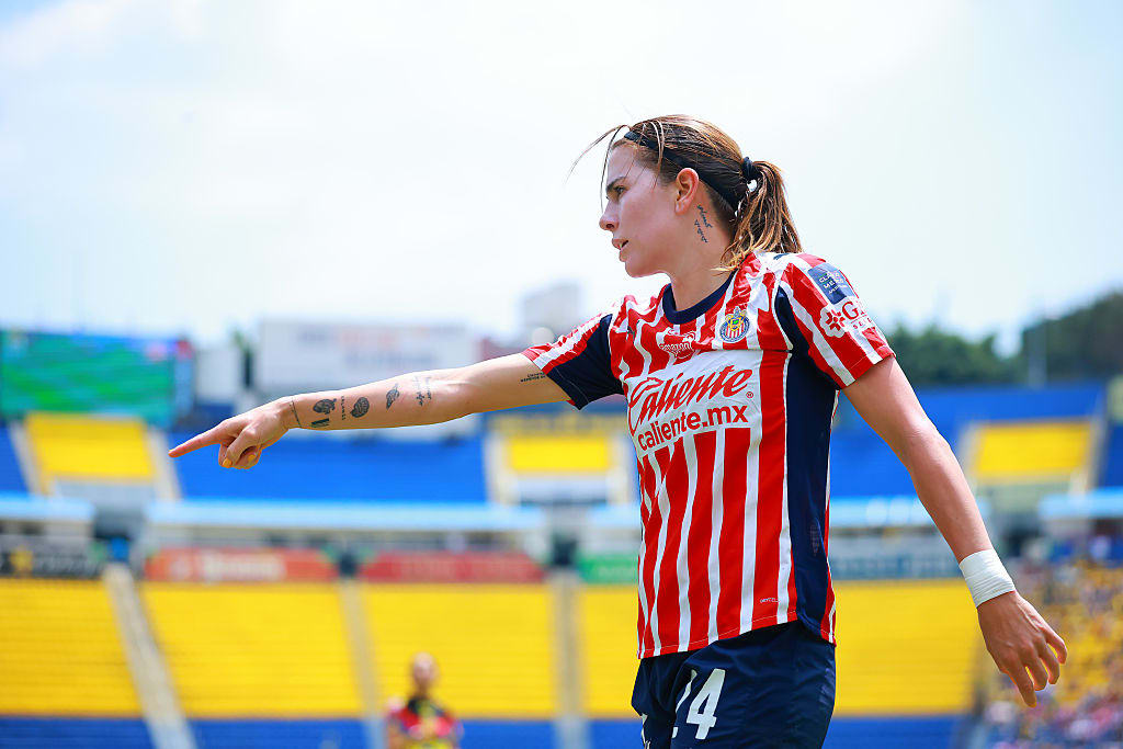 Alicia llegó a 156 goles portando la camiseta de Chivas.