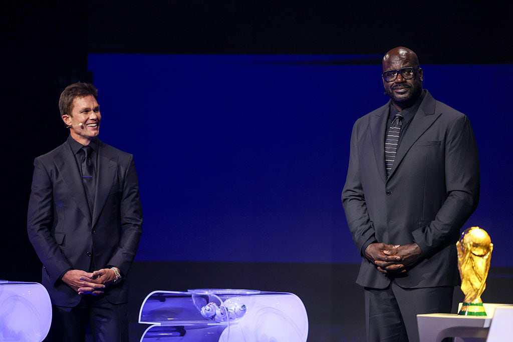 Tom Brady y Shaquille O'Neal, de los encargados de sacar los papelitos de los países.
