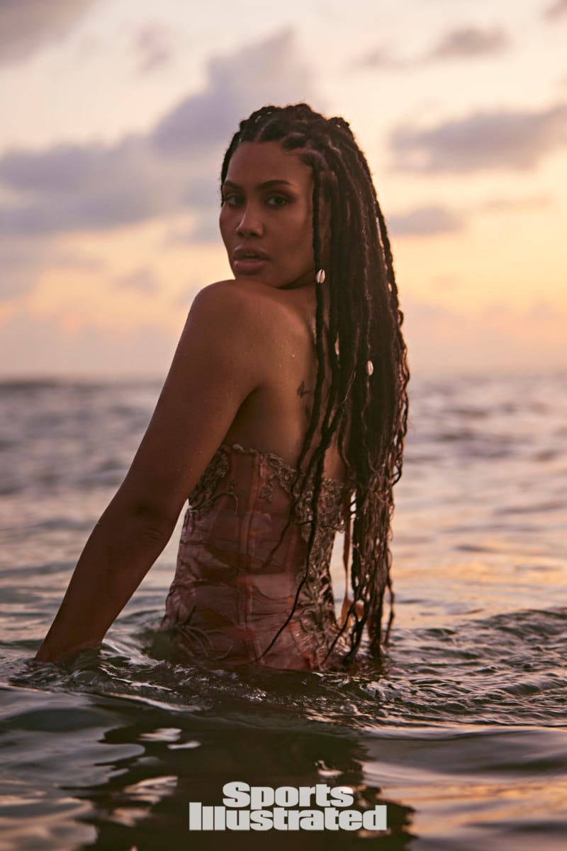 Leyna Bloom poses in the oceans of Dominica.