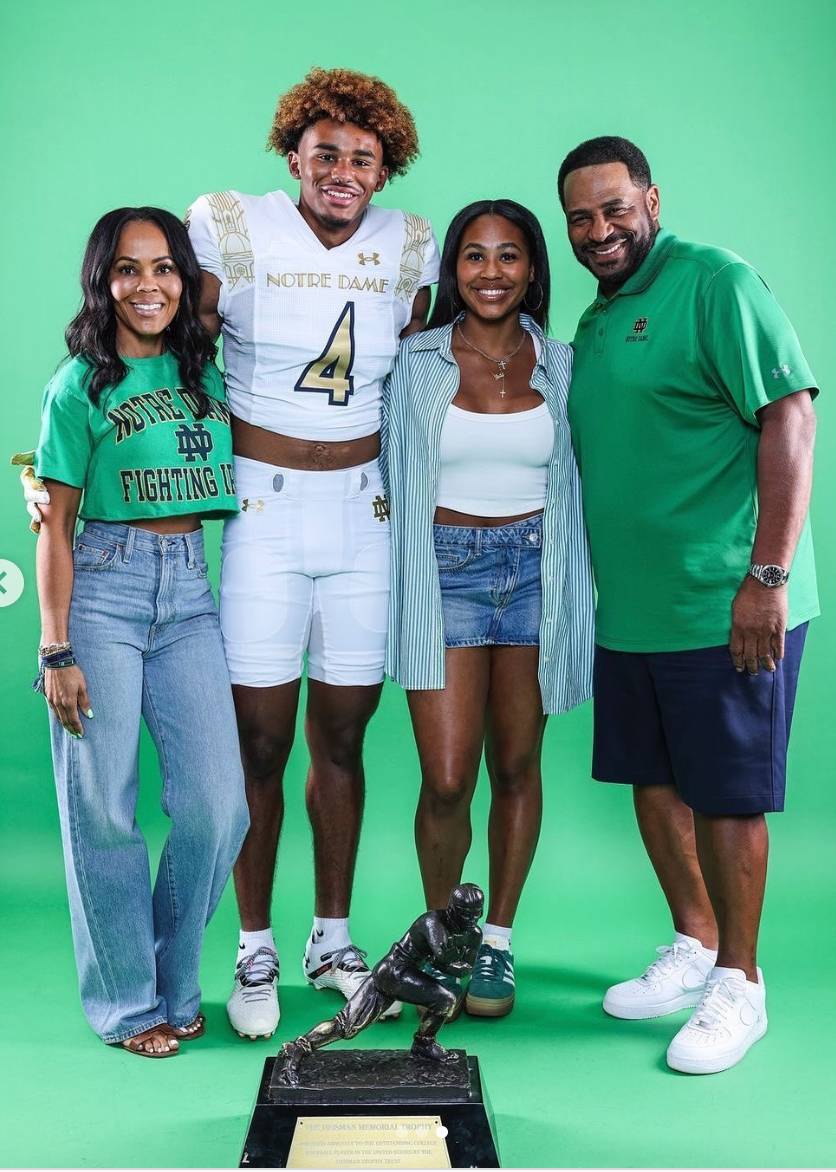 Jerome Bettis Jr. towers over Steelers legend dad in celebrating Notre ...