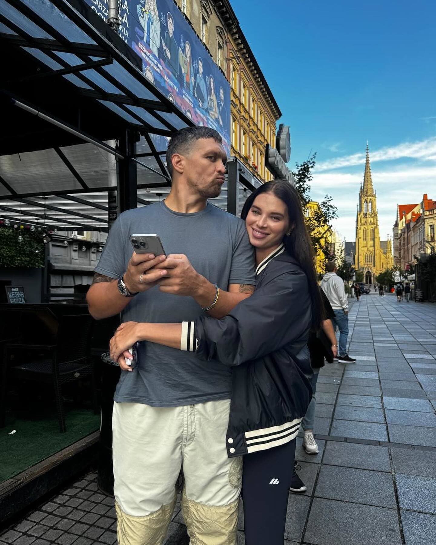 Who is Oleksandr Usyk's wife Yekaterina? Meet the Ukrainian boxing