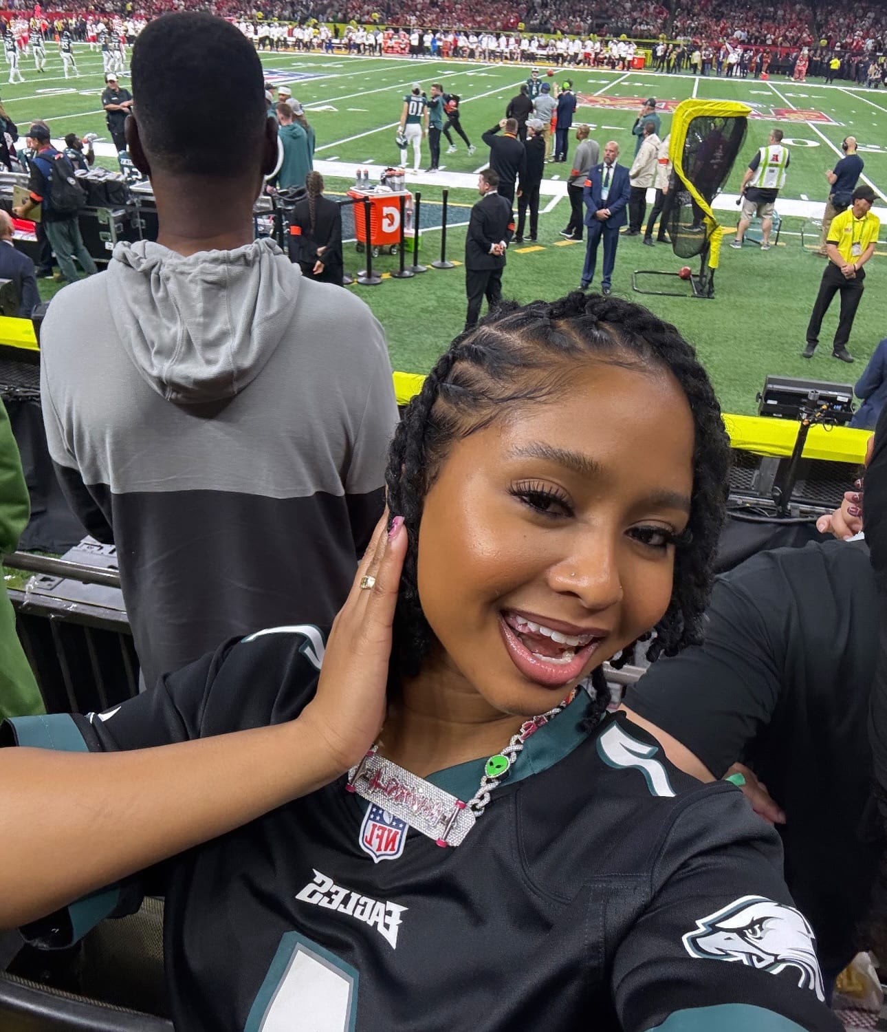 The Unexpected Fallout: Drake'S Support For Manziel Angers Gillie Da Kid Fans! - 44m867i