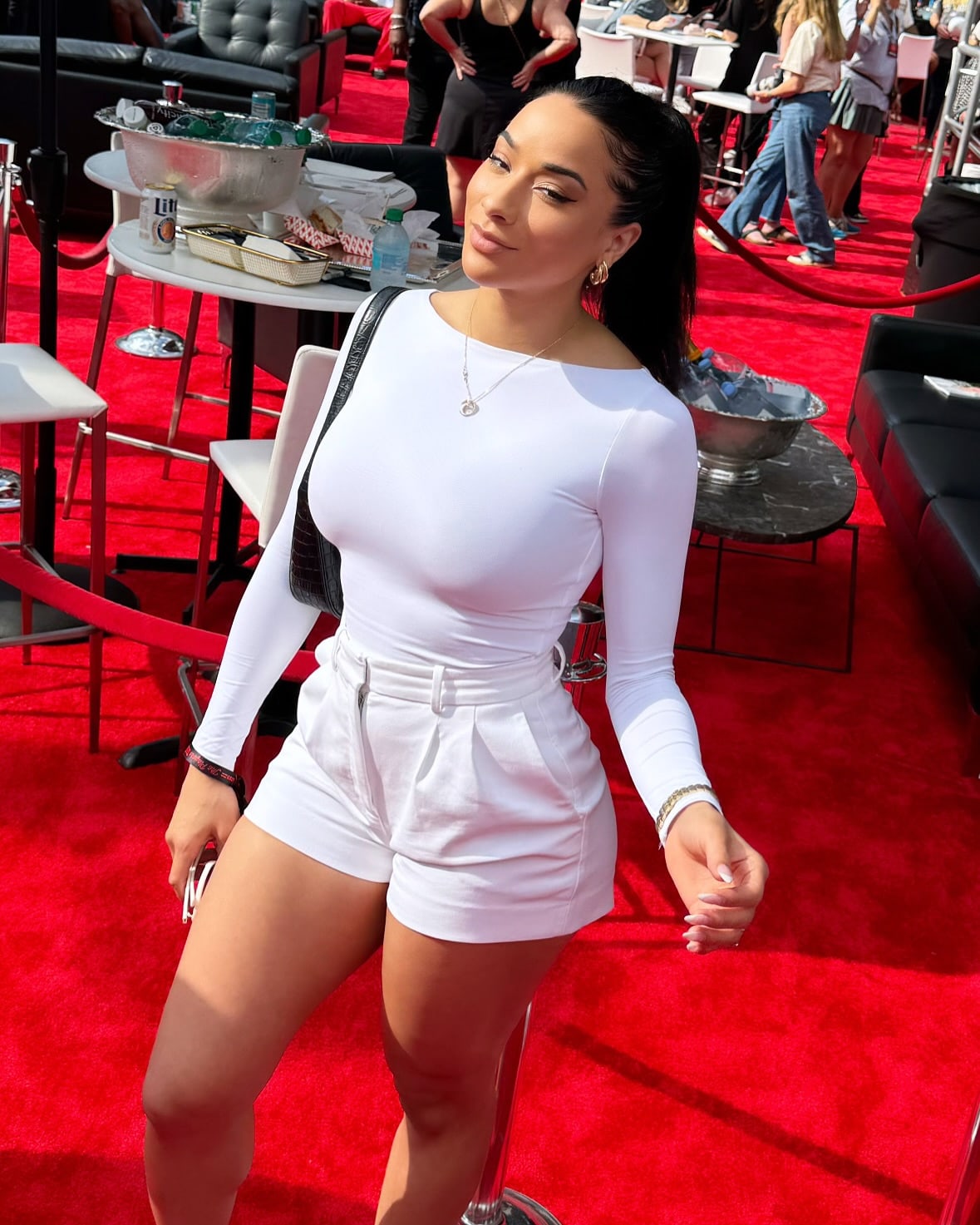 NFL Wag Keeta Vaccaro, wife of Miami Dolphins, Open Star Receptor, Tyreek Hill