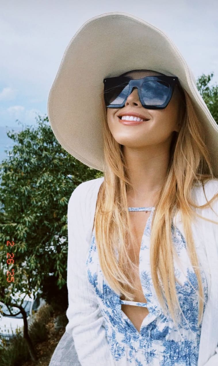 Dallas Cowboys Cheerleaders Kylie Dickson flaunts team-colored bikini