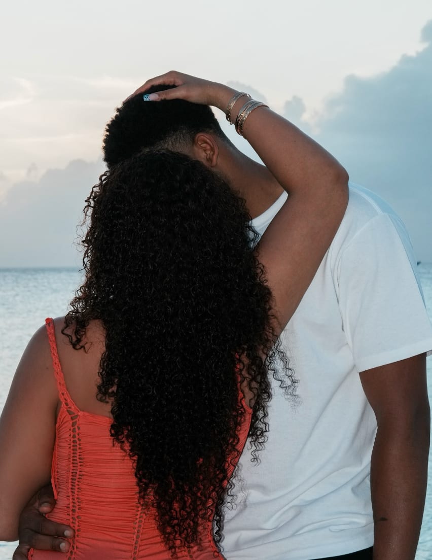 Knicks' KarlAnthony Towns hides in Jordyn Woods' vacation photos amid