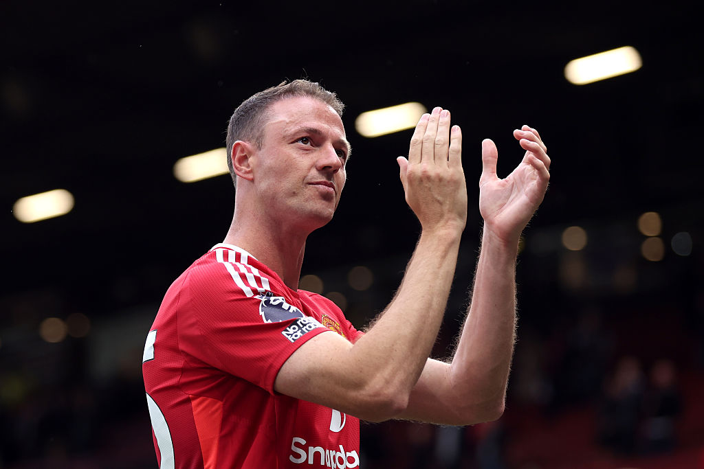 Jonny Evans extds Leicester City contract to 2023 - AS USA