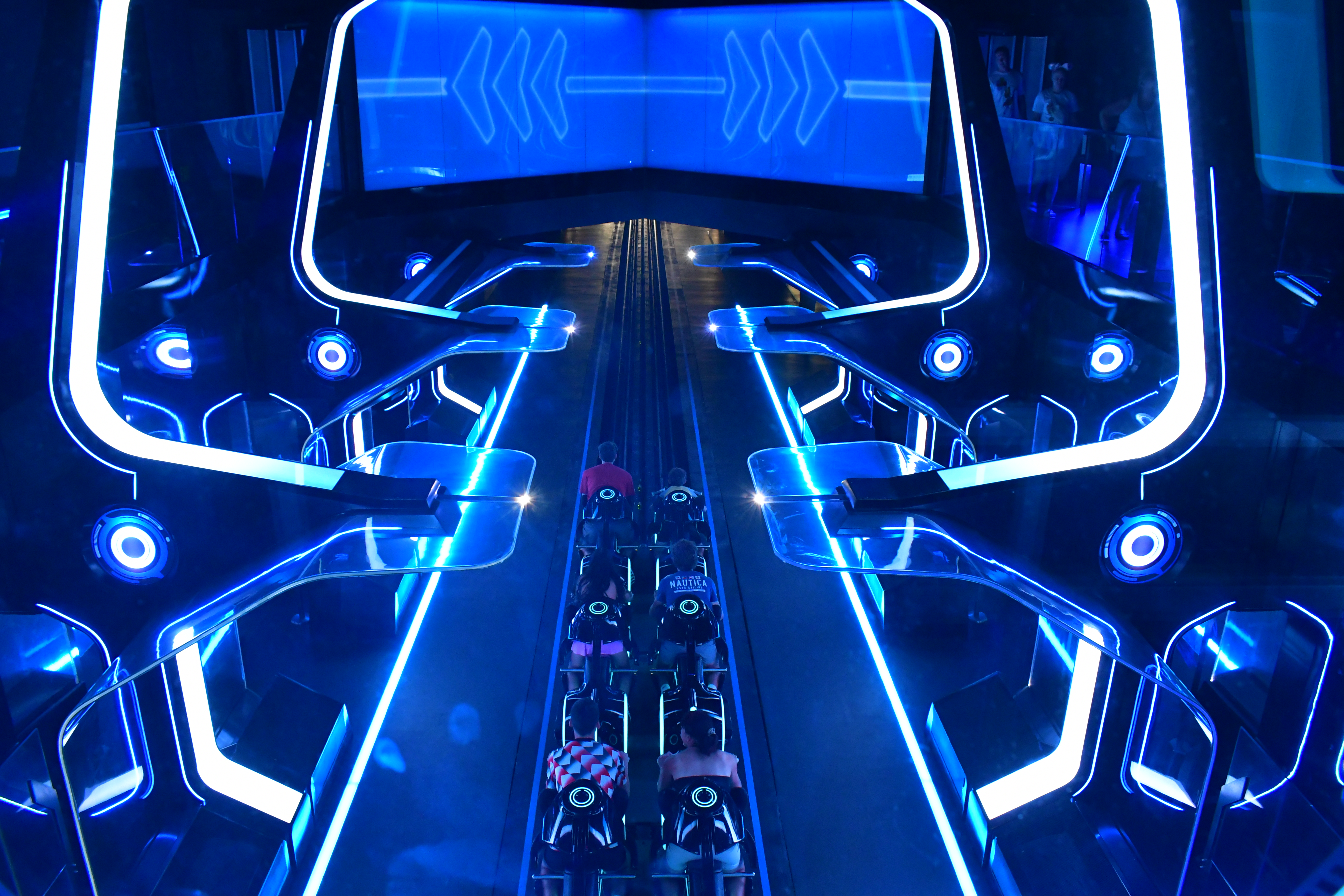 Как забег TRON Lightcycle Power Run в Disney World изменил мою жизнь