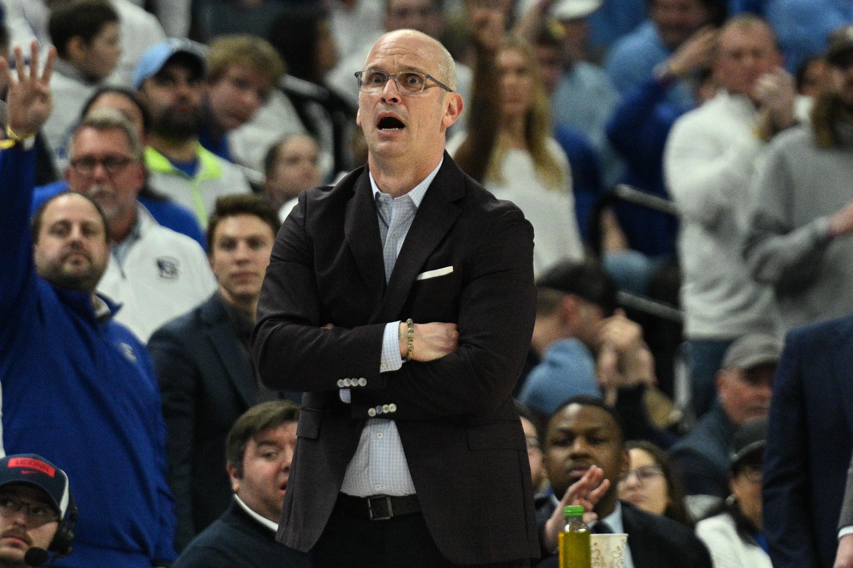 Lakers Dodged a Bullet With Dan Hurley Choosing to Stay at UConn