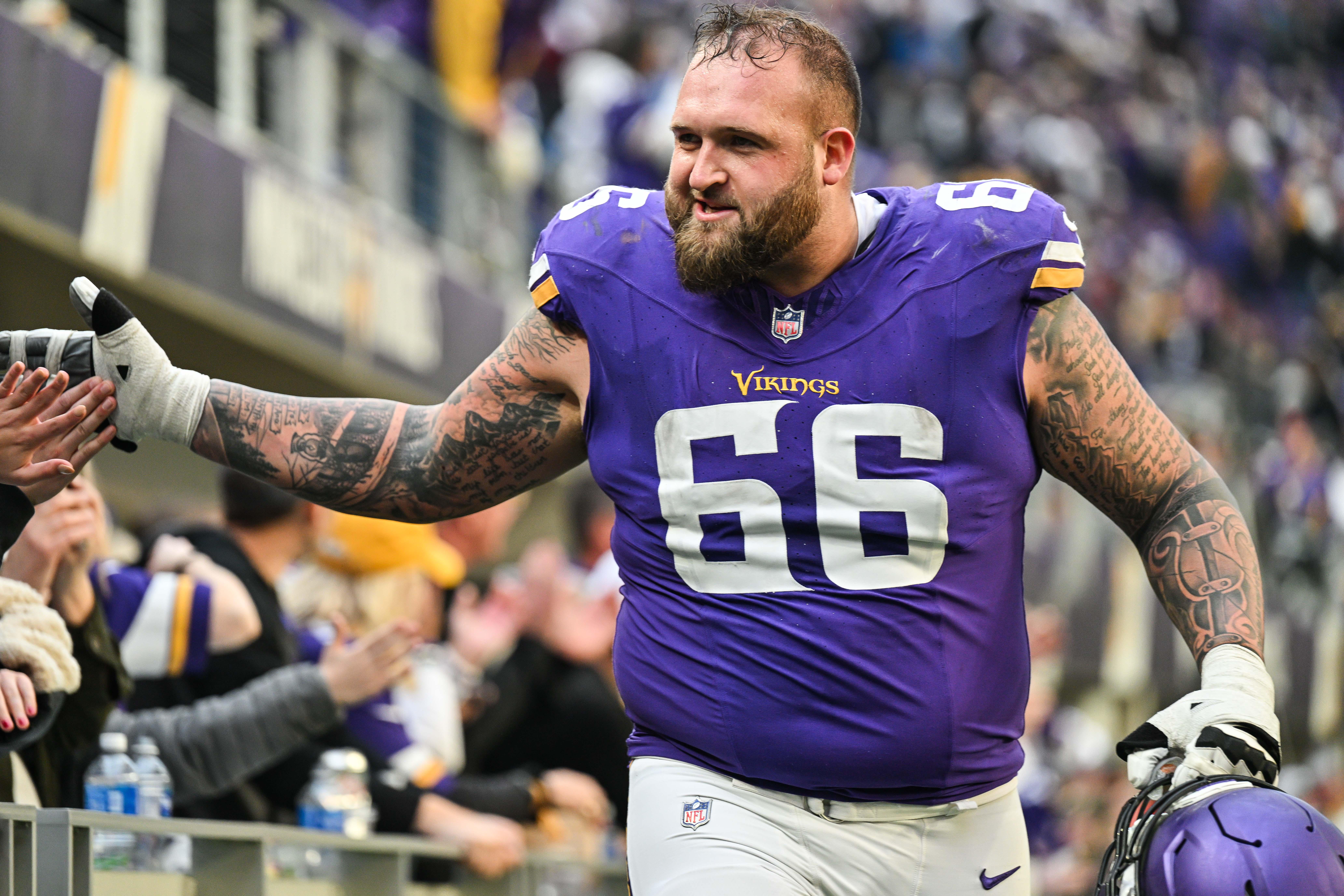 Bengals steal veteran offensive lineman away from Seahawks