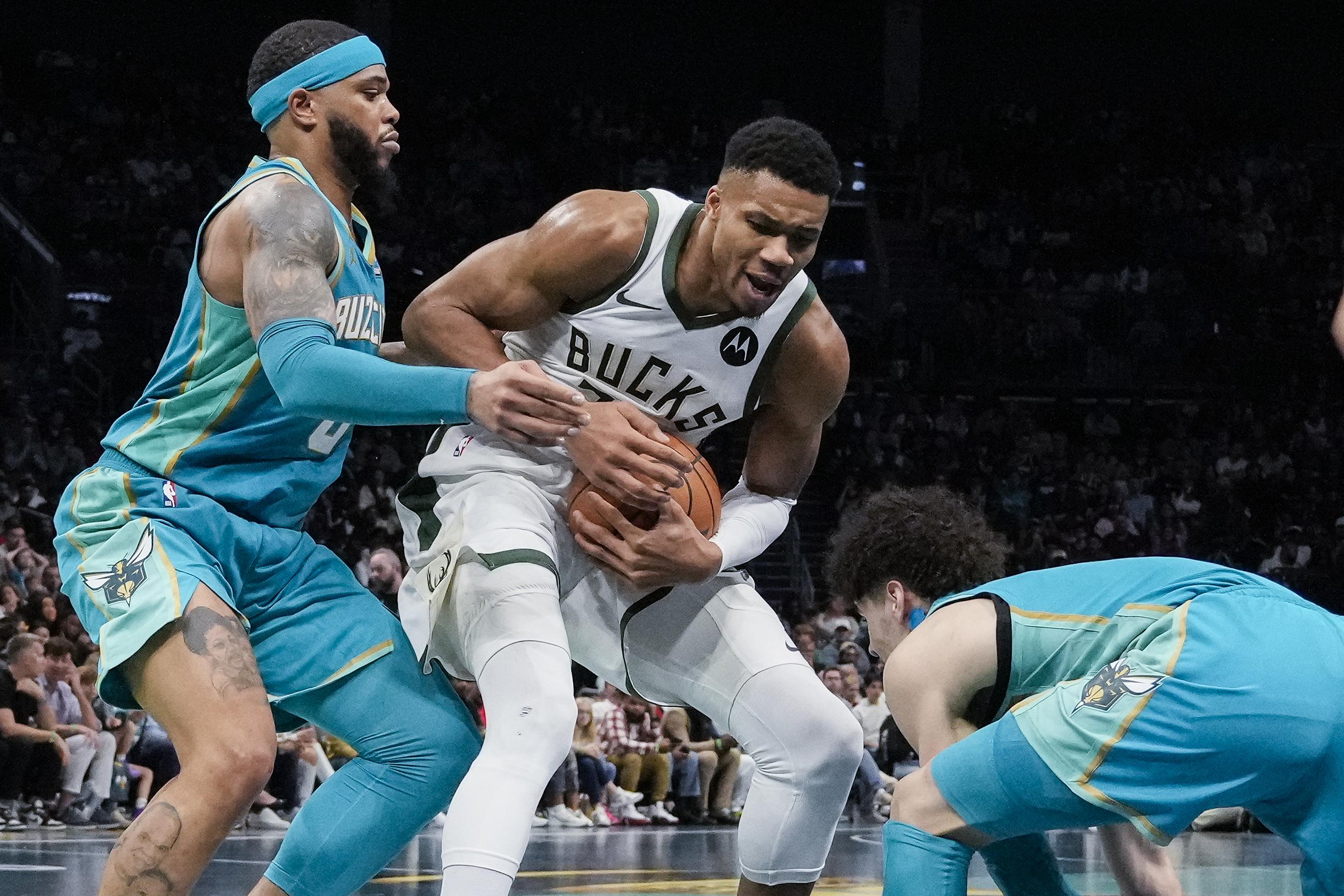 Bucks Suffer Heartbreaking Loss as Giannis Antetokounmpo Makes Massive Mistake