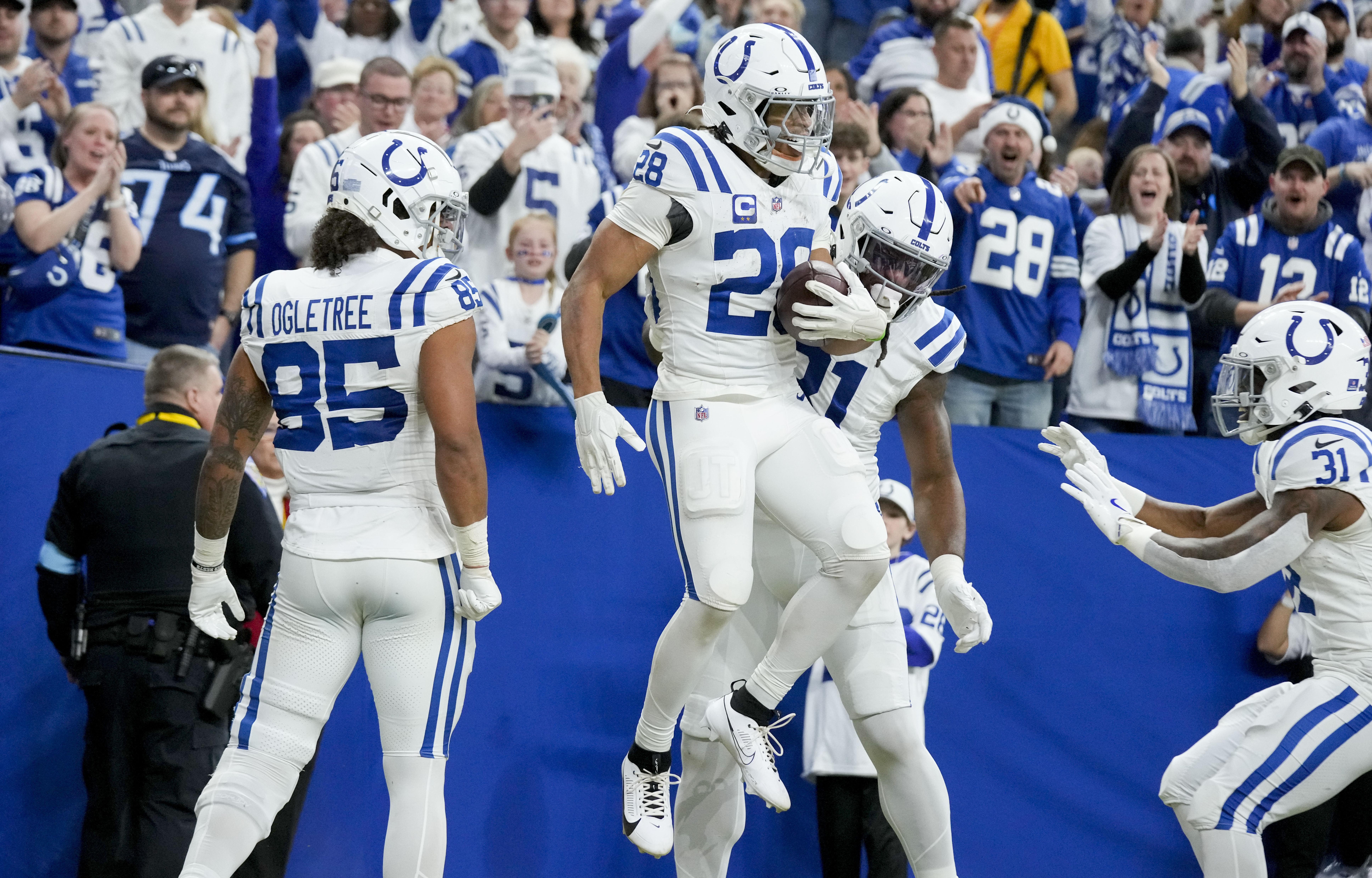 Colts Hang On to Beat Titans as Jonathan Taylor Dominates