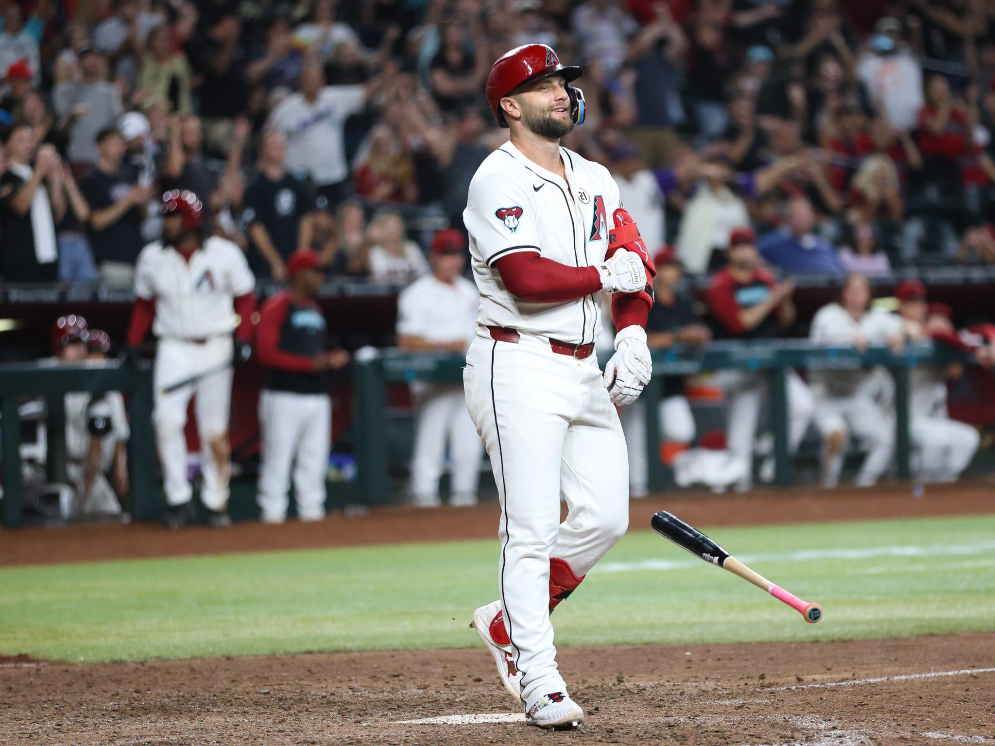 Report: Christian Walker Rejects Qualifying Offer from D-backs