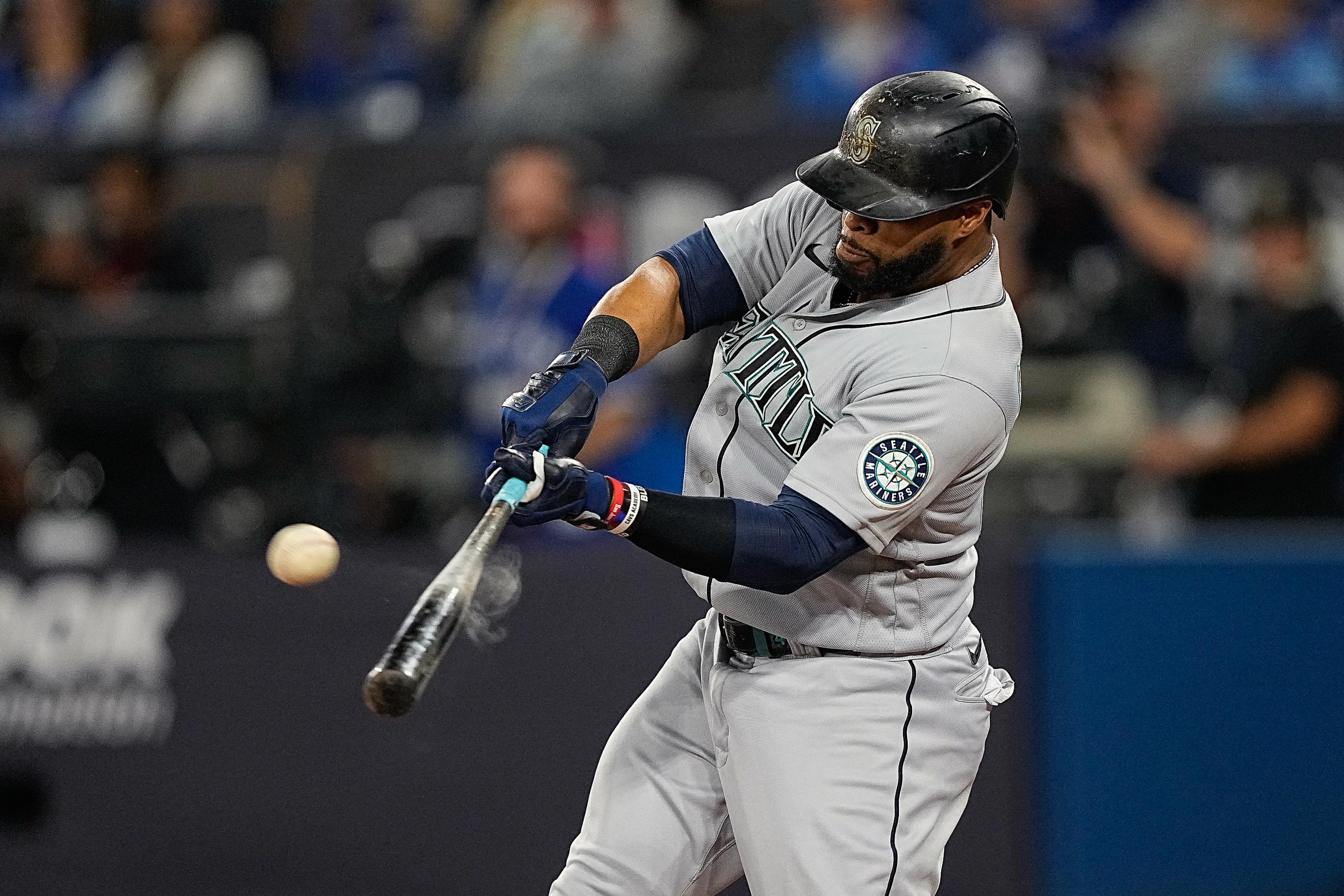 Former Seattle Mariners First Baseman Named Gold Glove Finalist