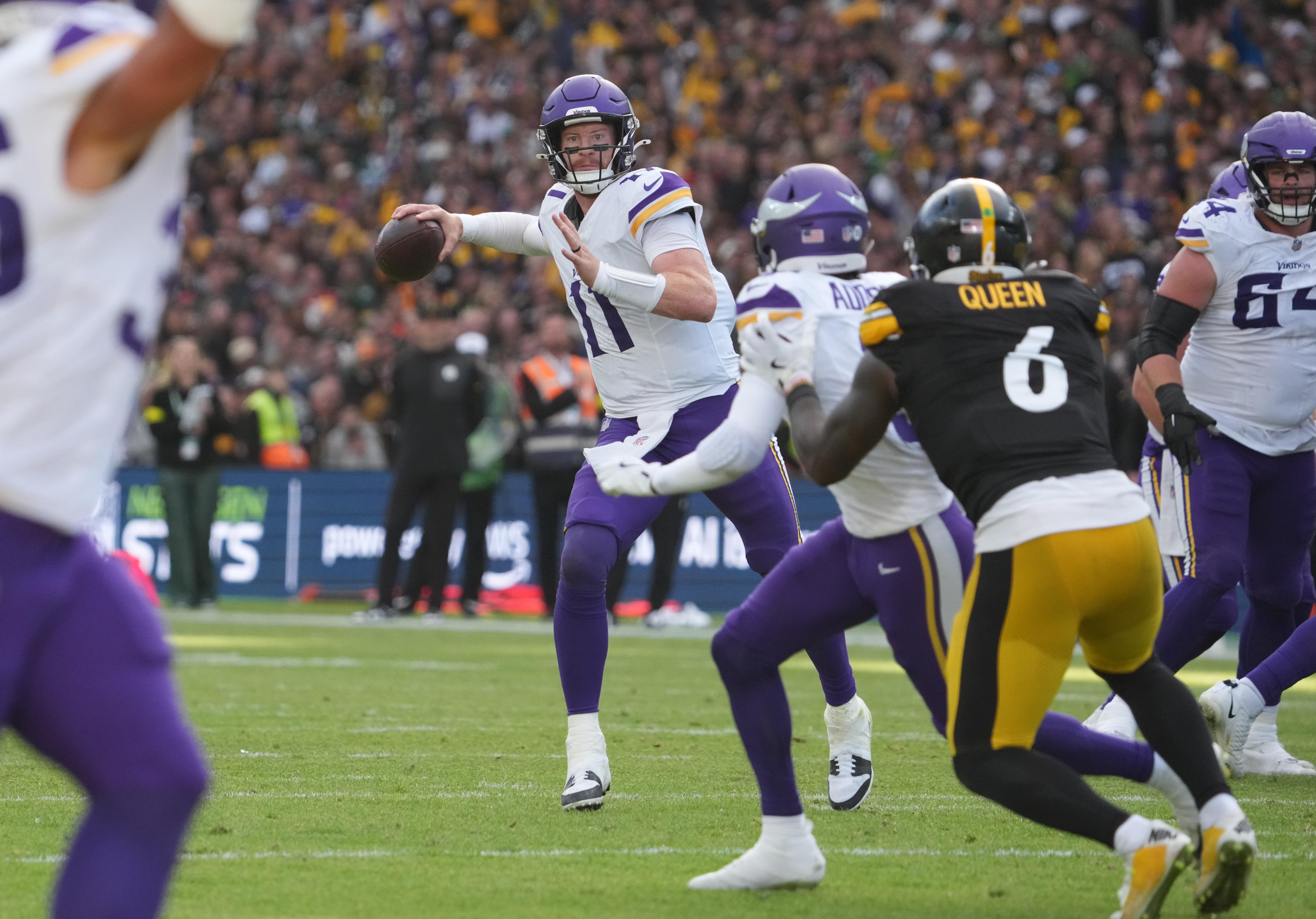 Vikings' QB situation 'murky' ahead of big game against Eagles